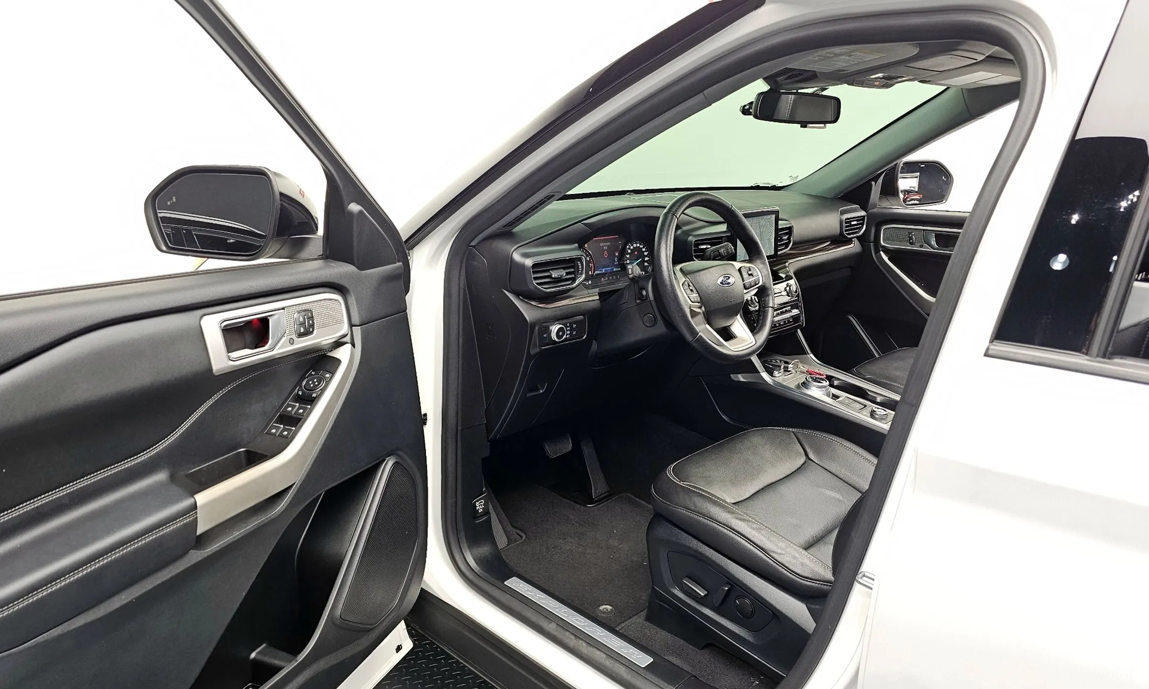 Ford Explorer 6th Generation превью 11