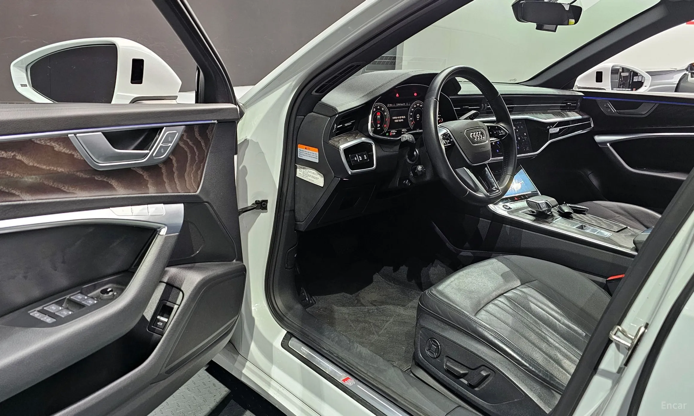Audi A6 (C8) превью 11