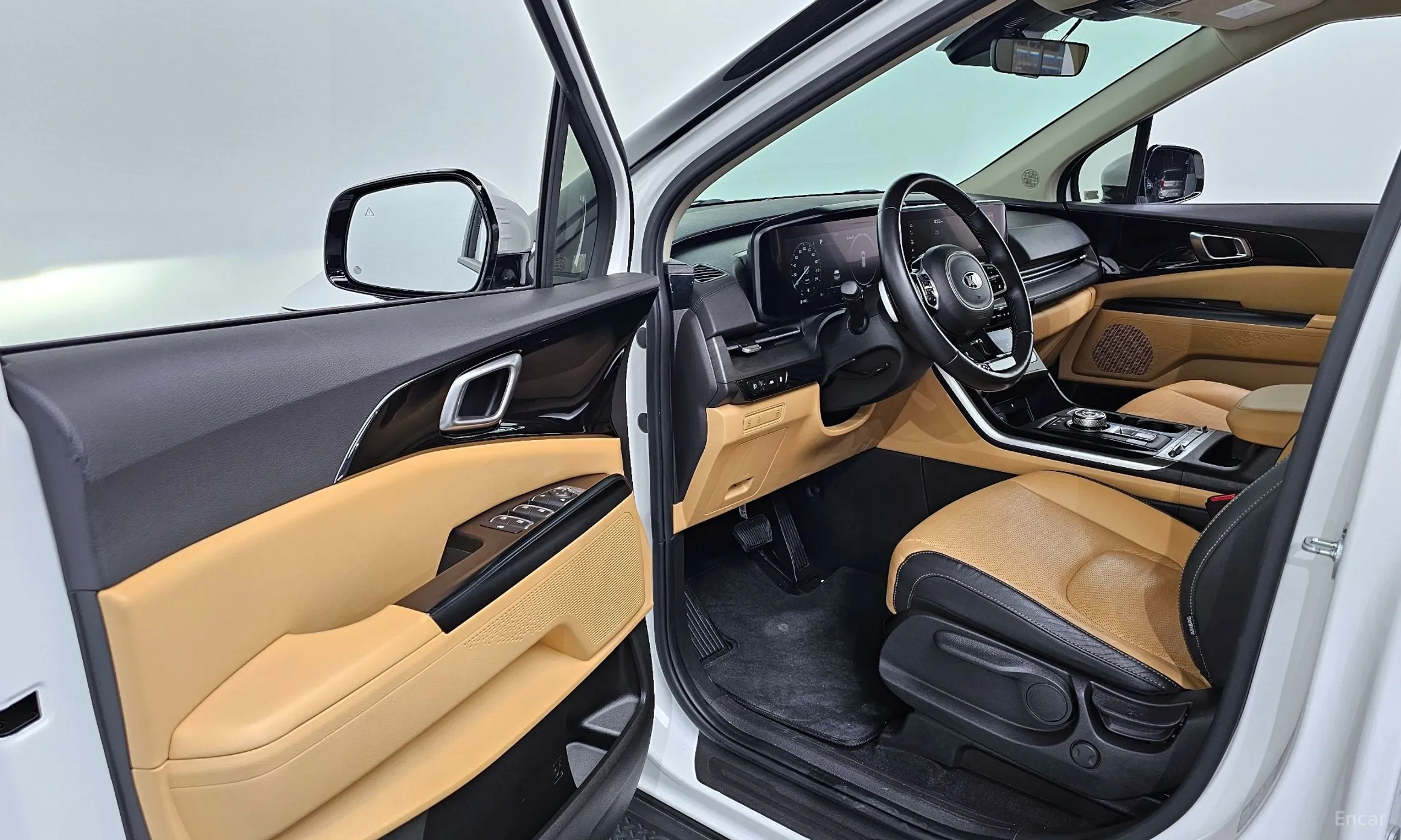 Kia Carnival Gen 4 превью 10