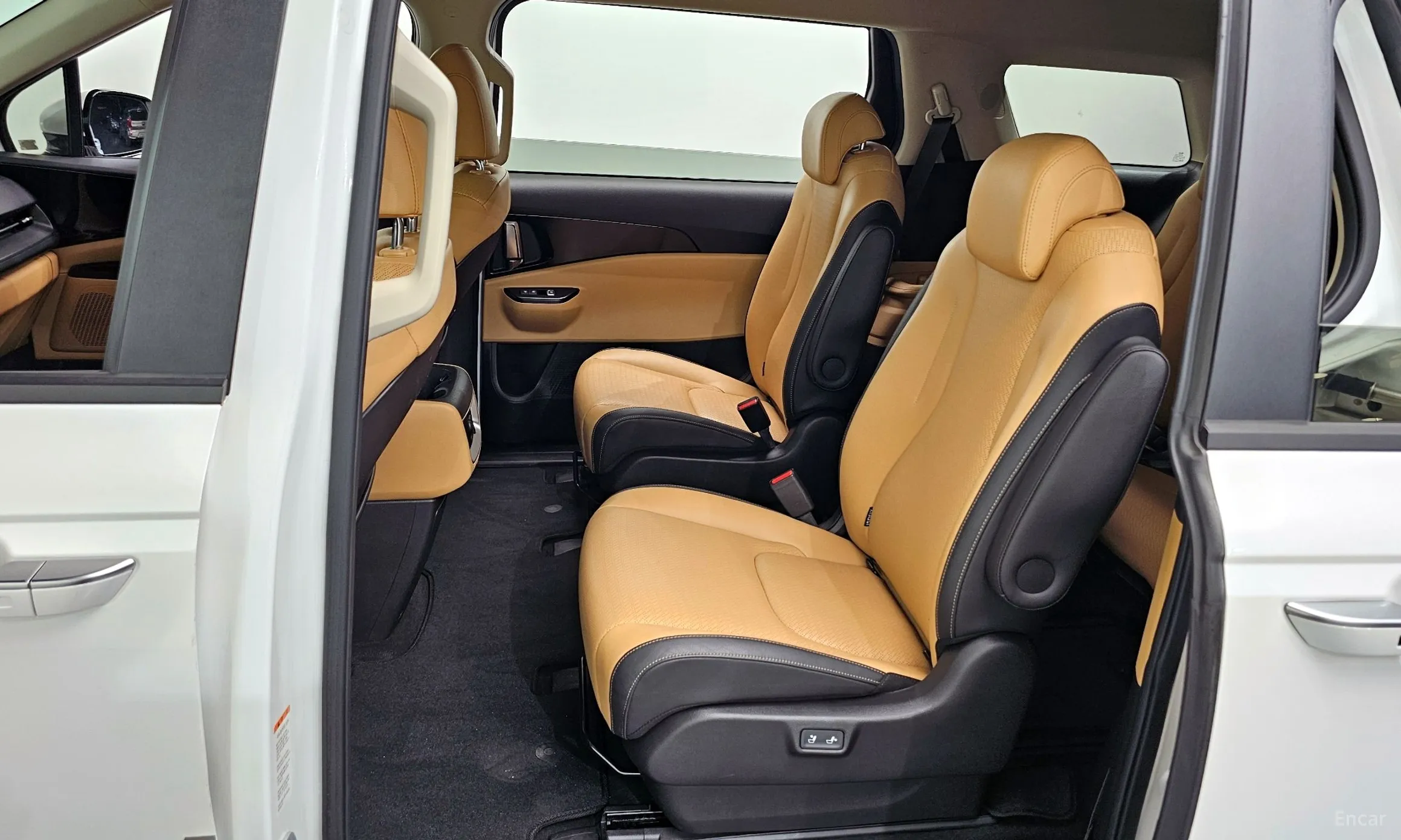 Kia Carnival Gen 4 превью 11