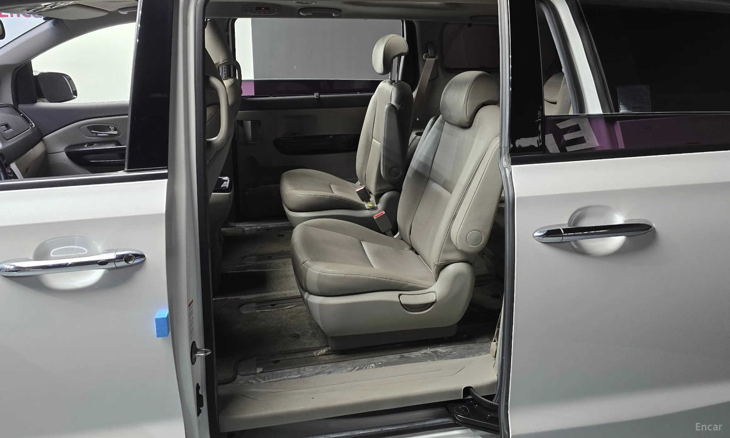 Kia Carnival превью 11