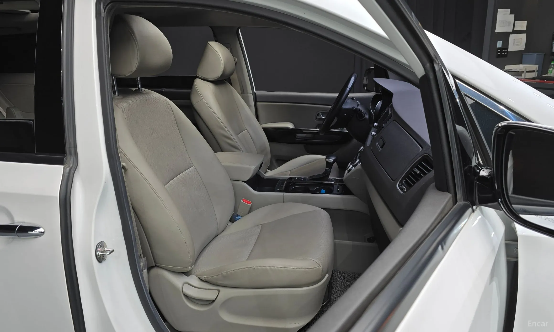 Kia Carnival превью 12