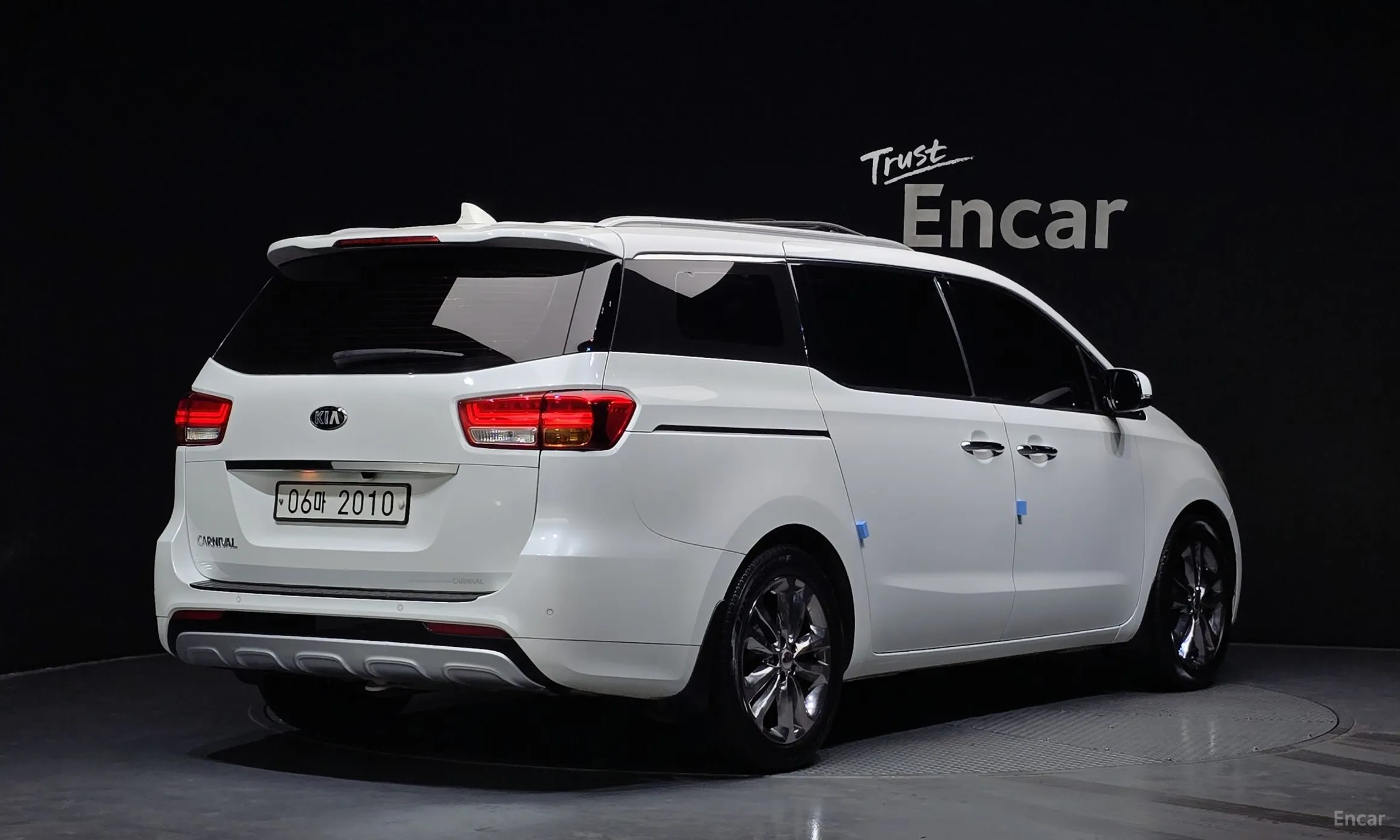Kia Carnival превью 2