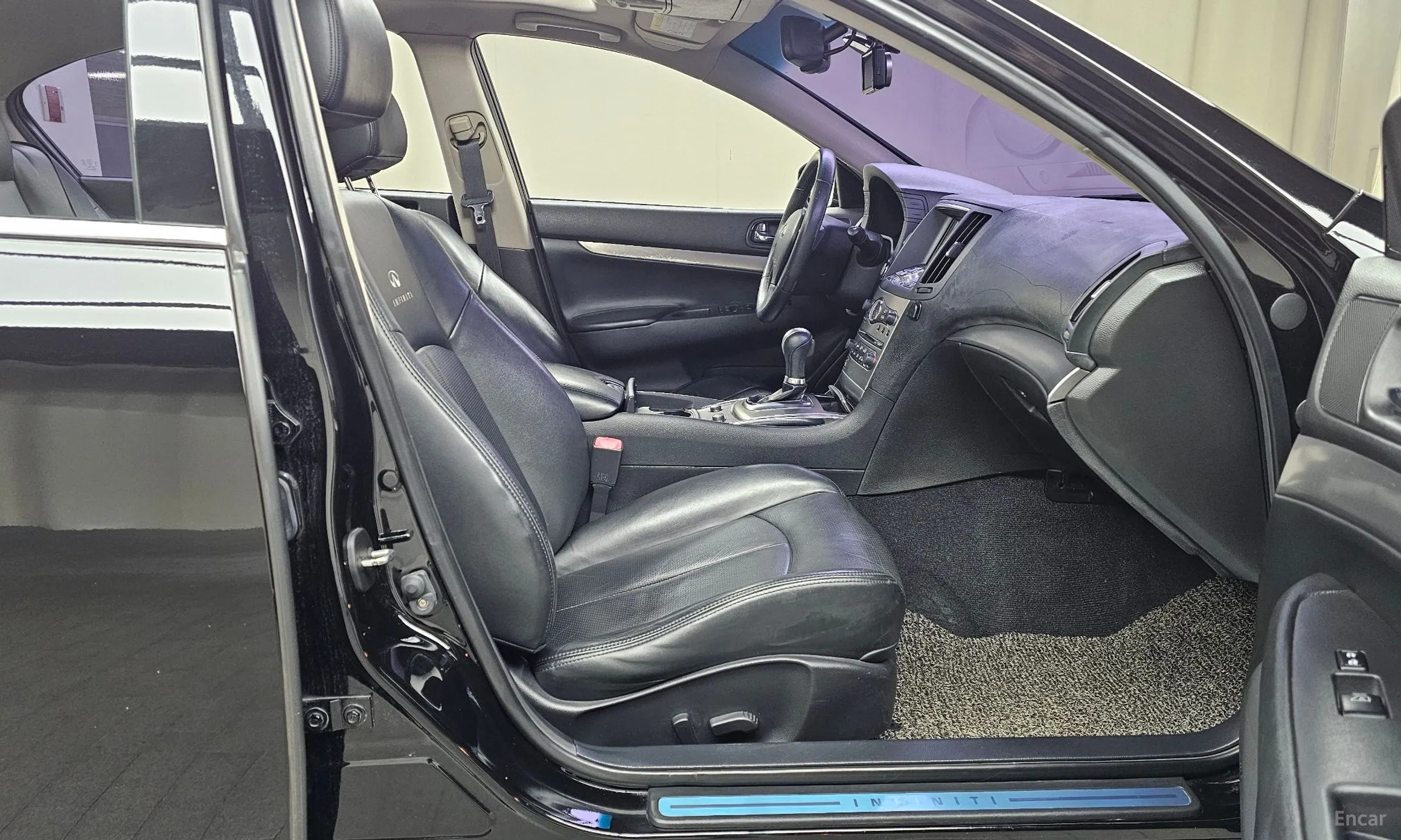 Infiniti G25 превью 11