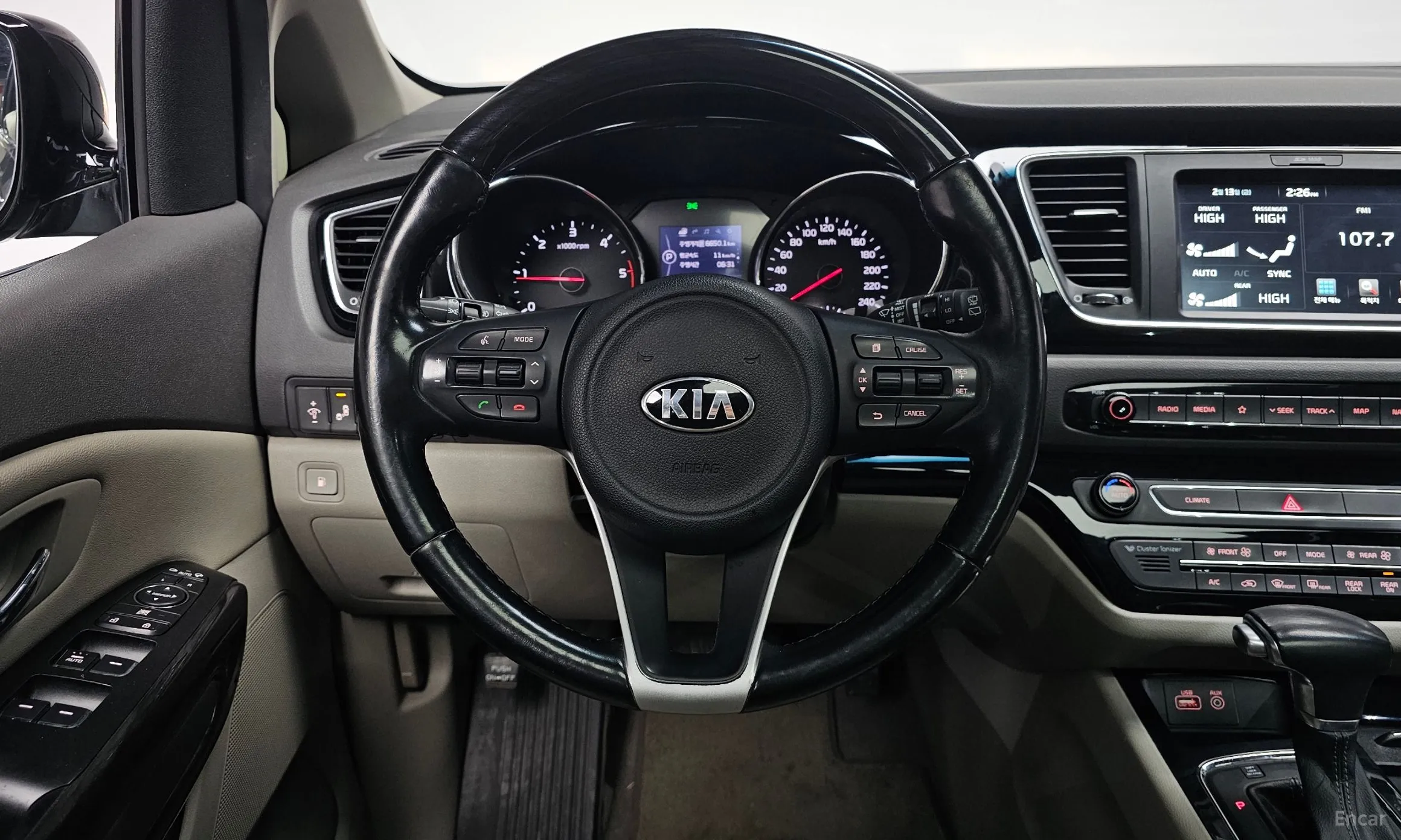 Kia Carnival превью 13