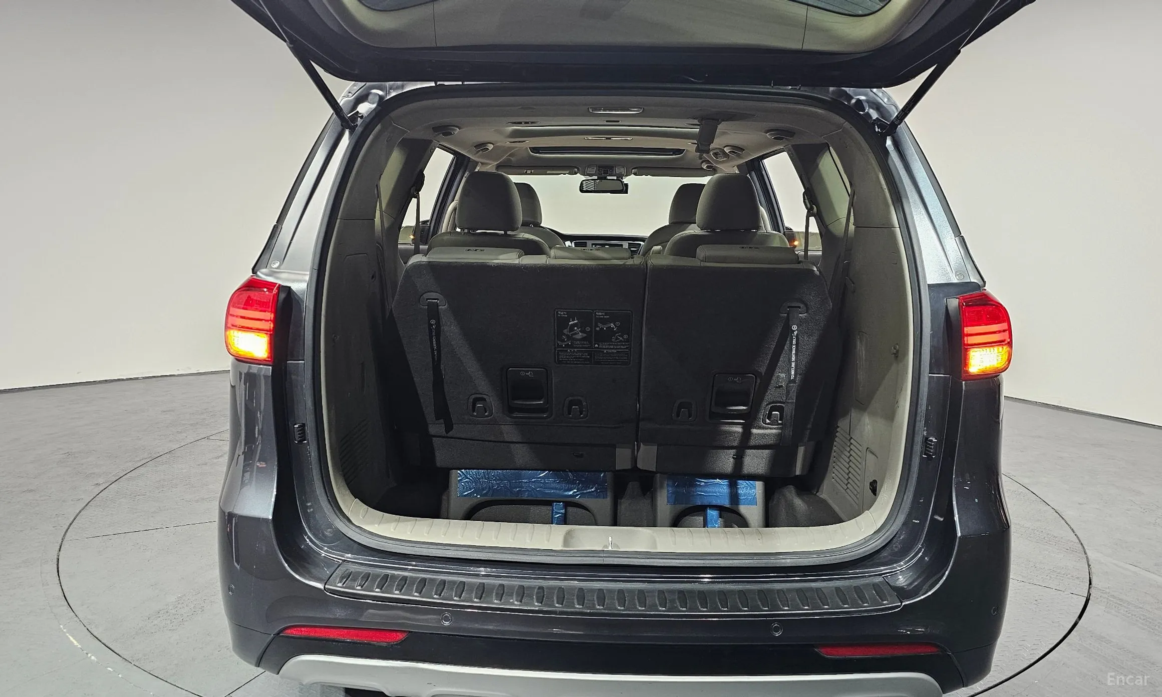 Kia Carnival превью 20