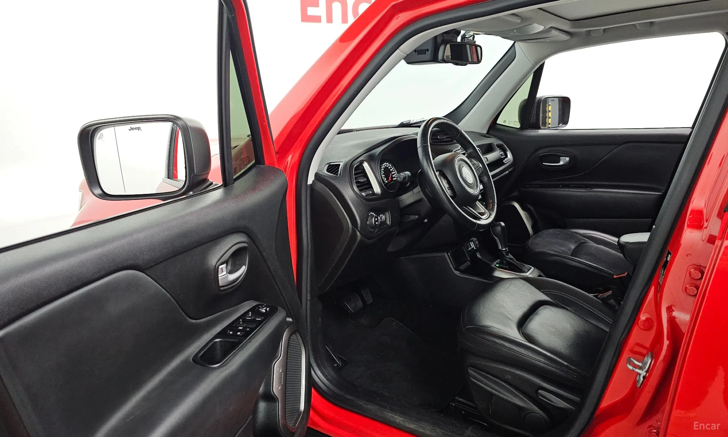 Jeep Renegade превью 10