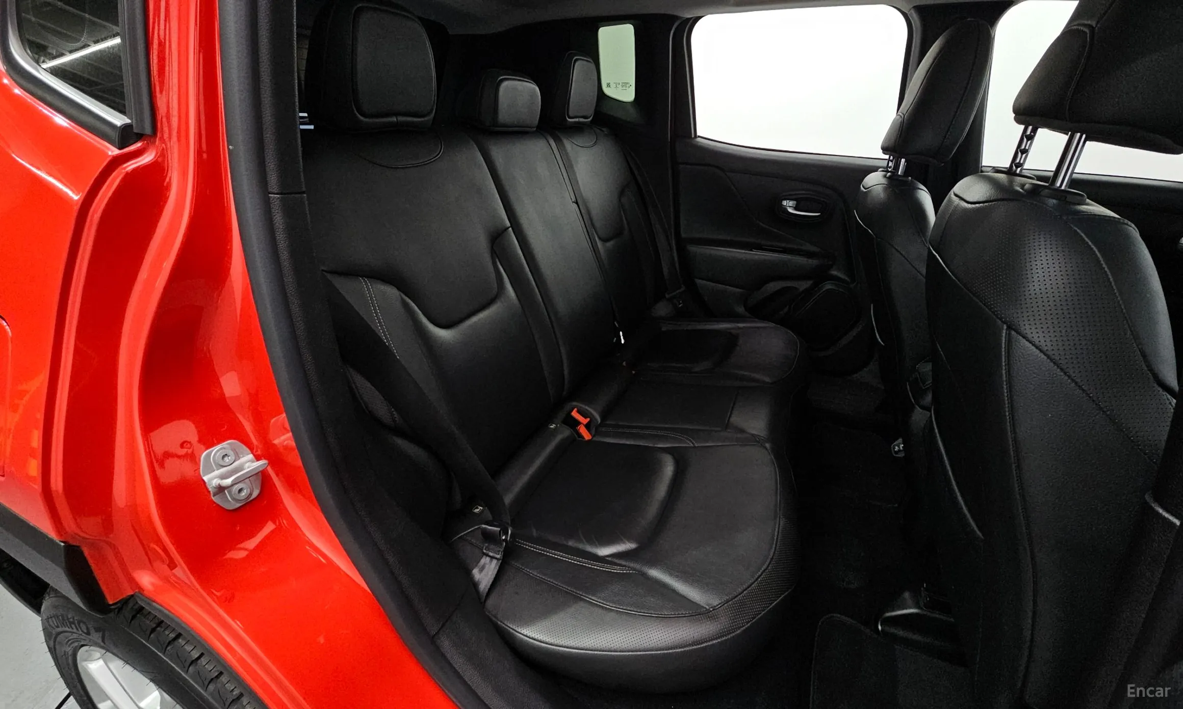 Jeep Renegade превью 13