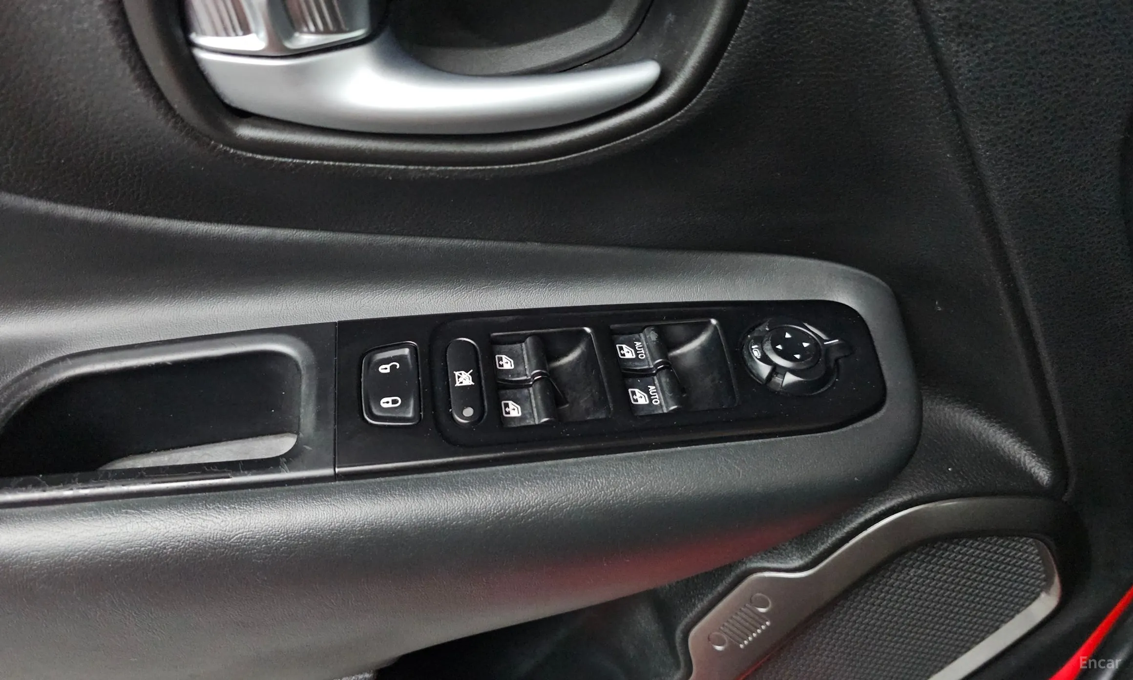 Jeep Renegade превью 18