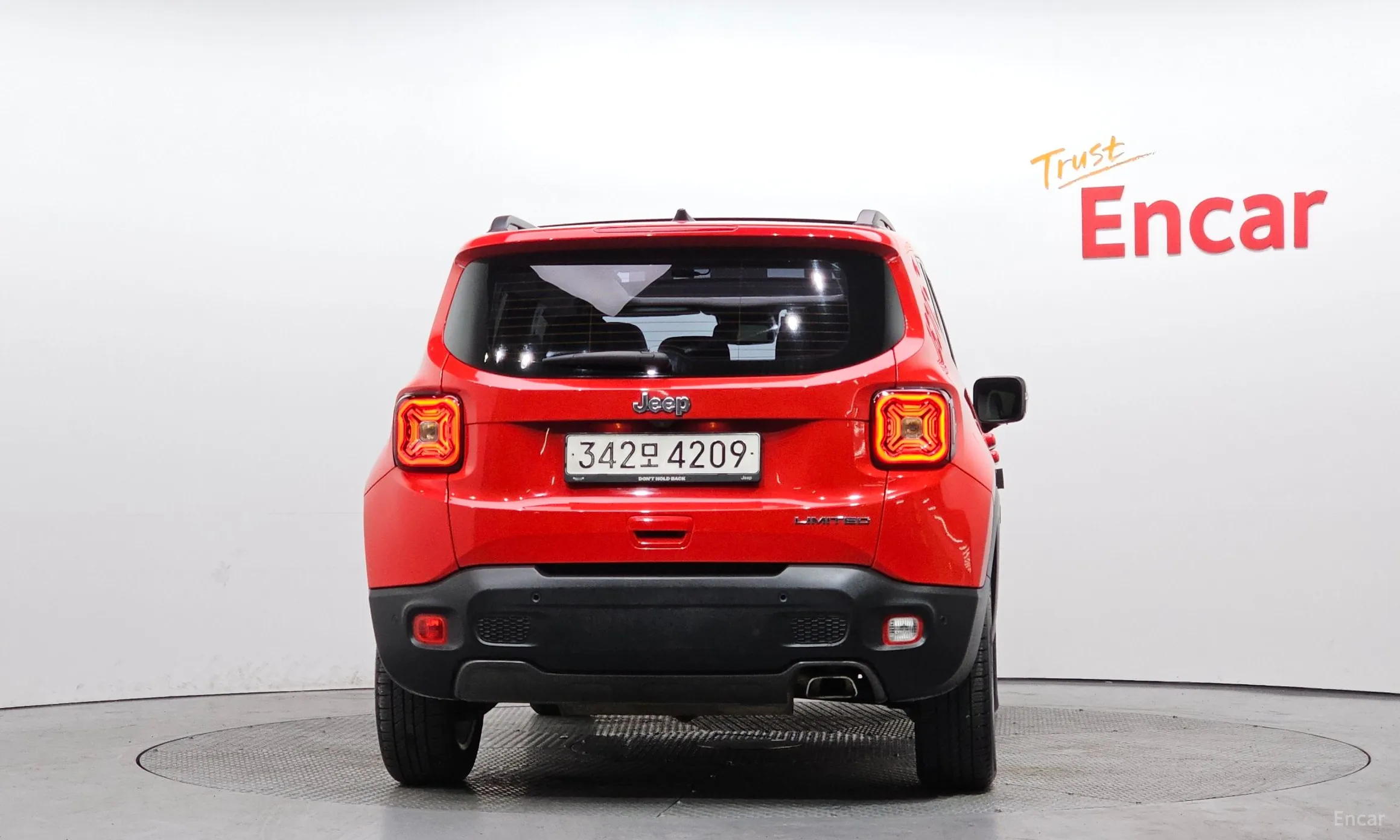 Jeep Renegade превью 4