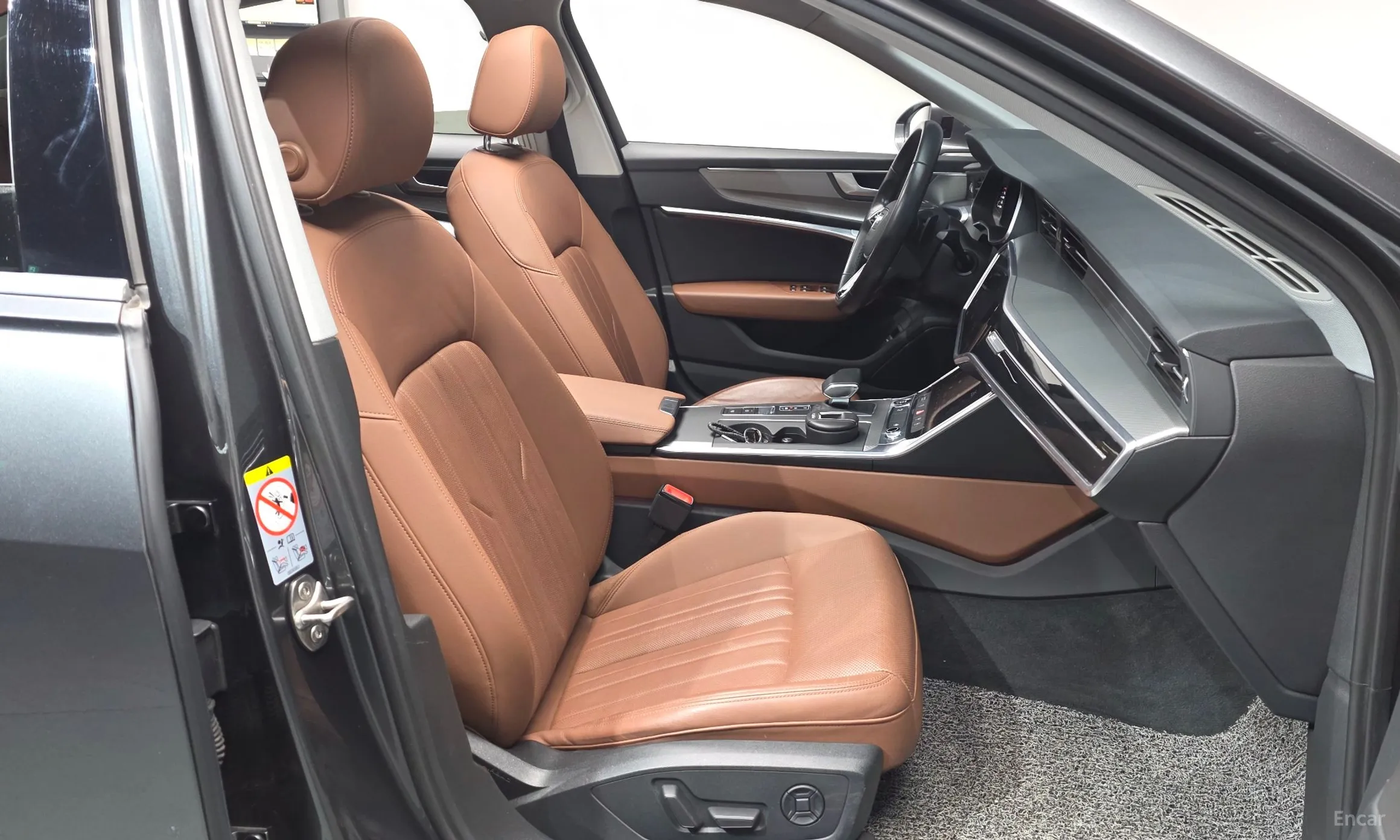 Audi A6 (C8) превью 10