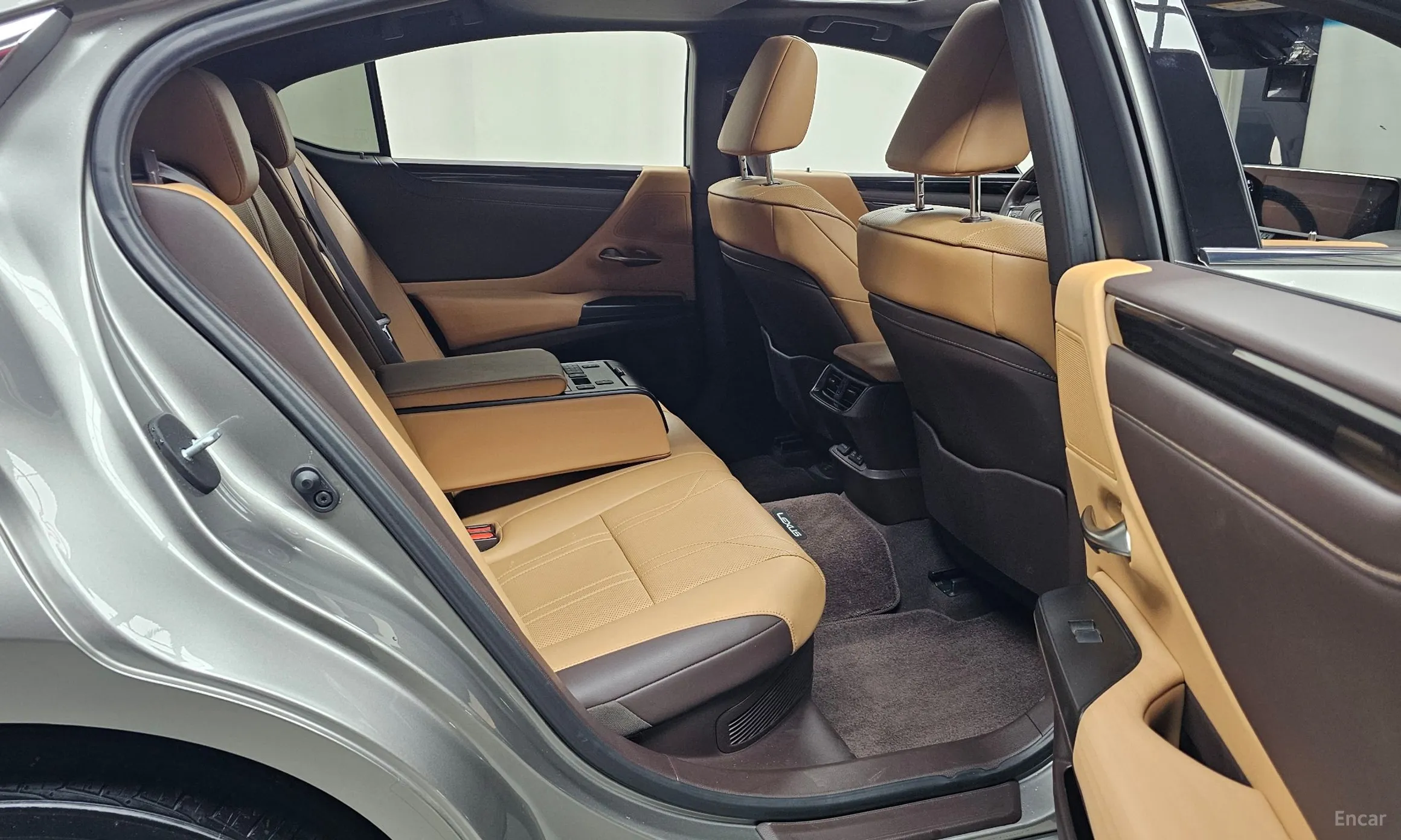 Lexus ES300h 7th Generation превью 12