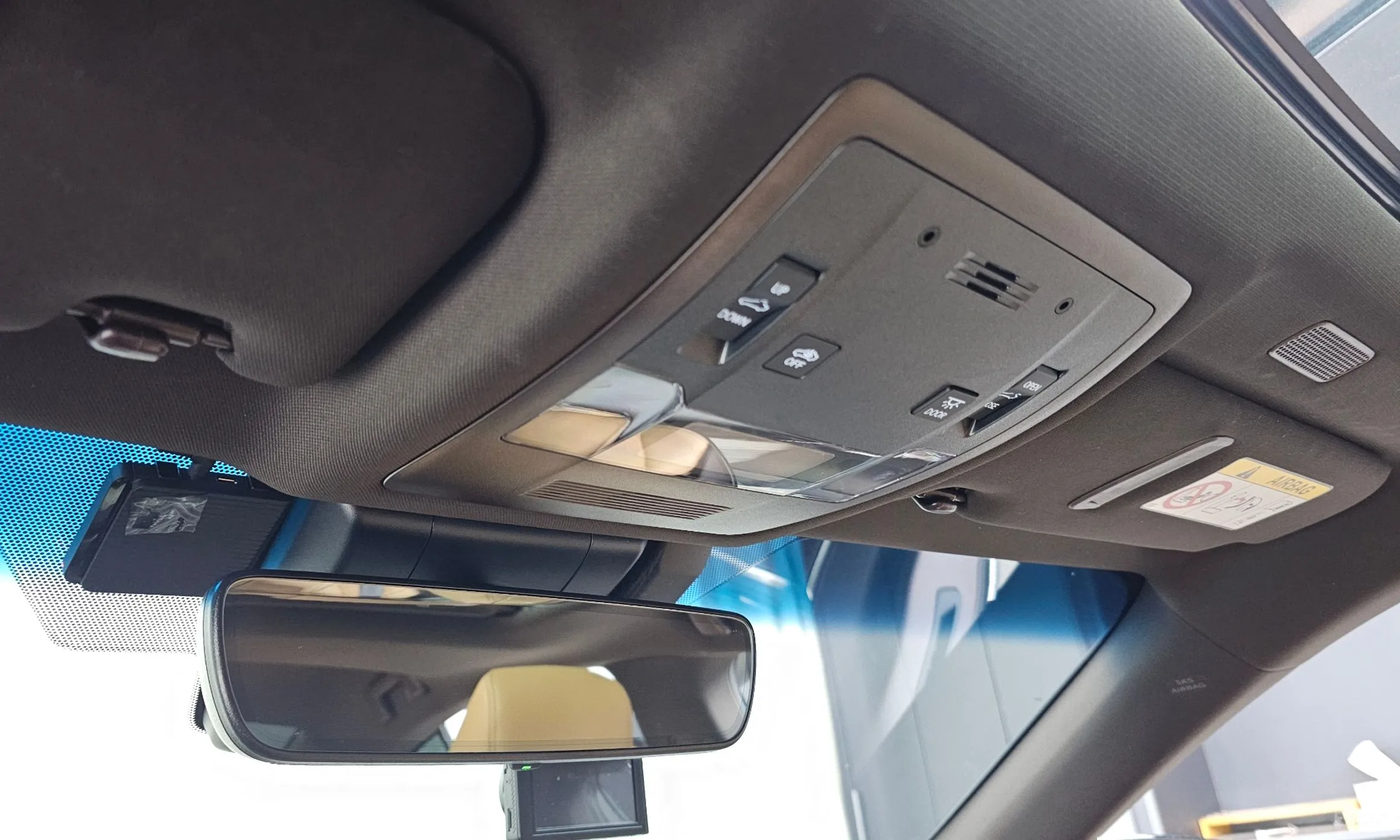 Lexus ES300h 7th Generation превью 17