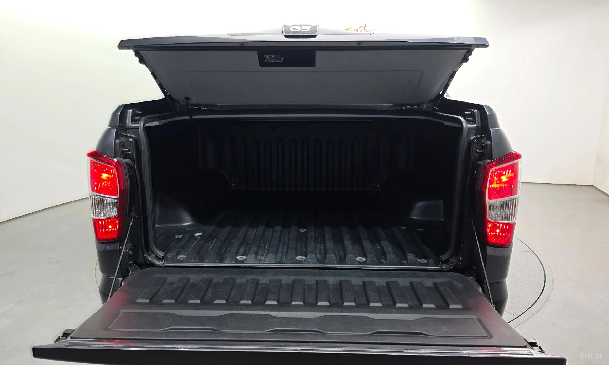 KG Mobility (SsangYong) Rexton Sports превью 20