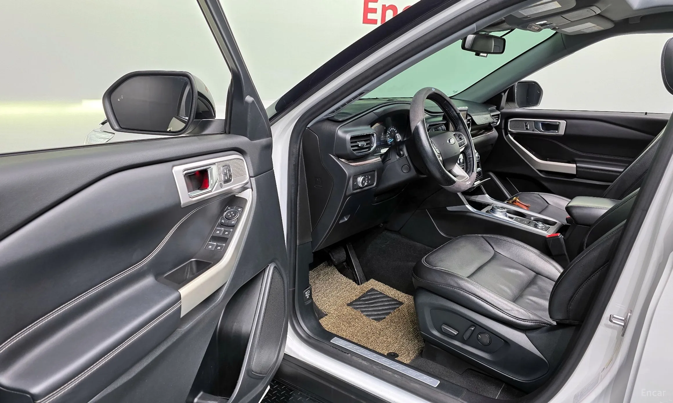 Ford Explorer 6th Generation превью 11