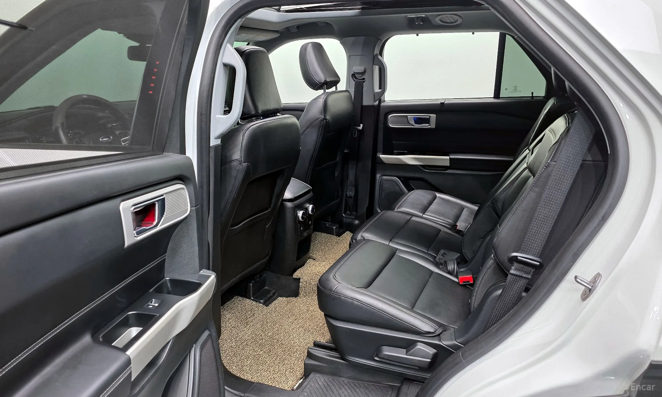 Ford Explorer 6th Generation превью 12