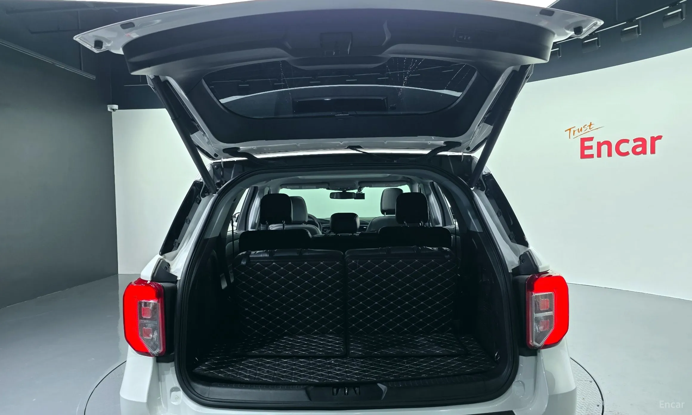 Ford Explorer 6th Generation превью 20