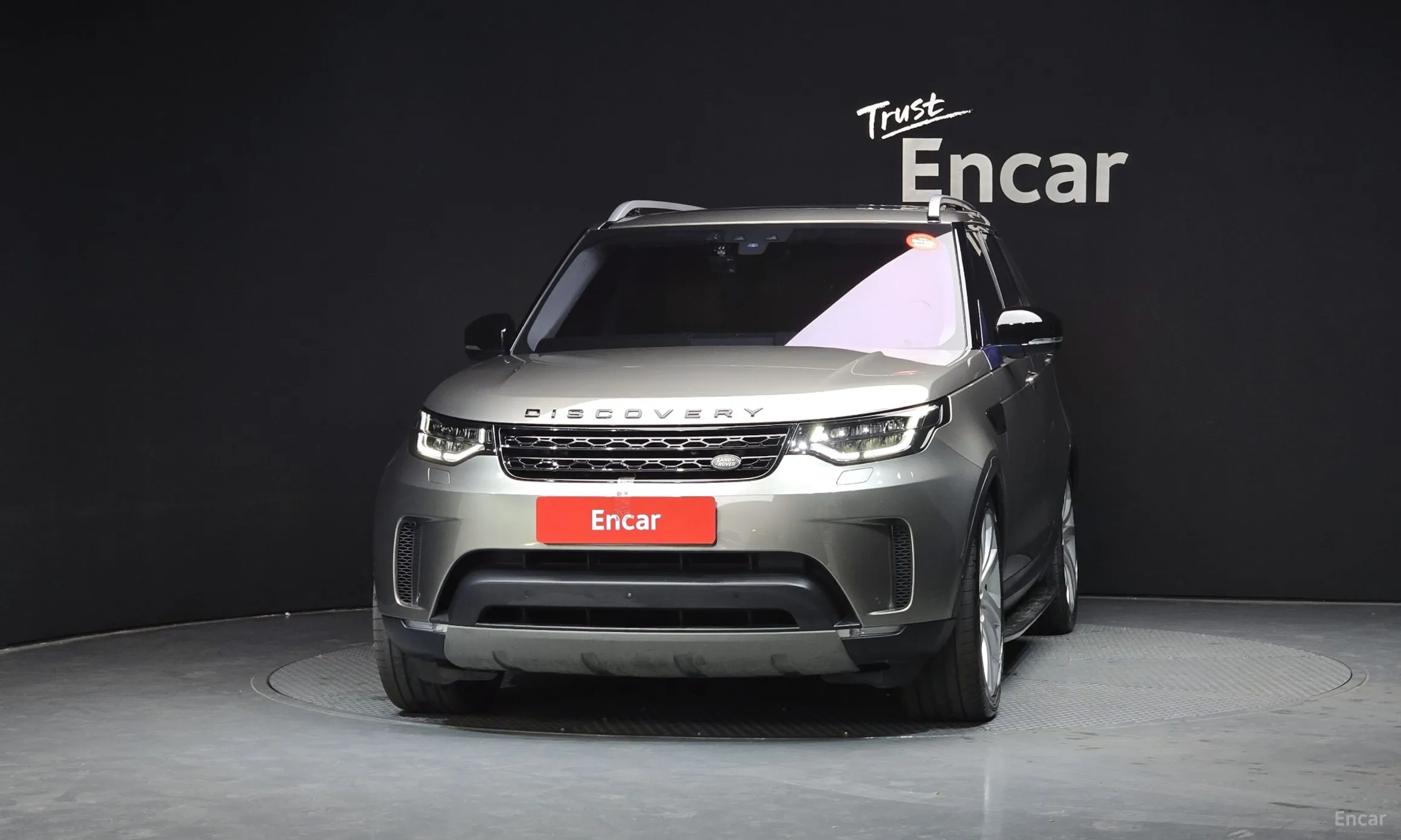 Land Rover Discovery 5 превью 3