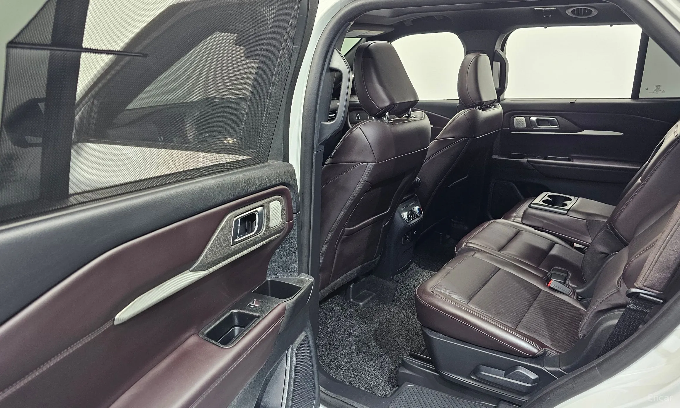 Ford Explorer 6th Generation превью 11