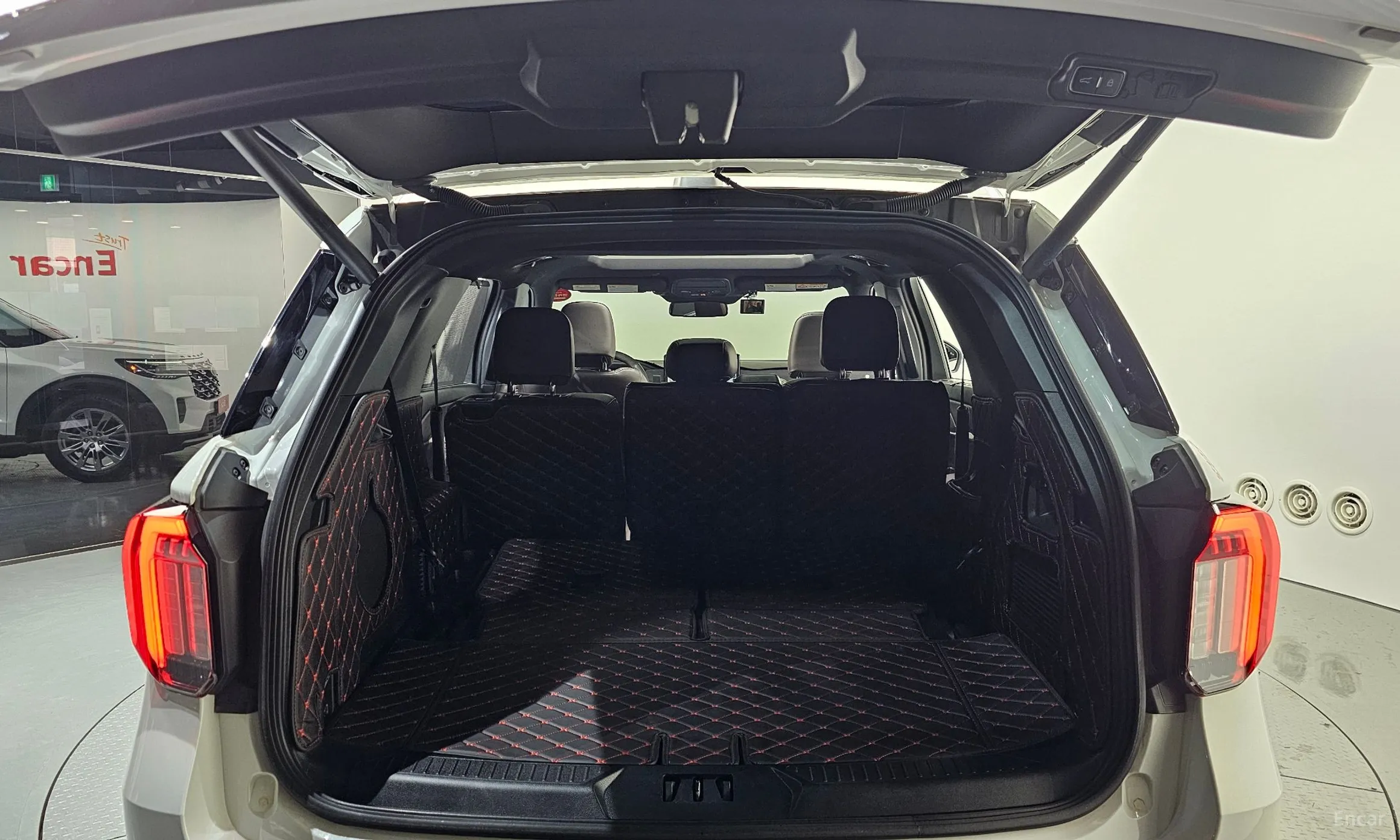 Ford Explorer 6th Generation превью 20