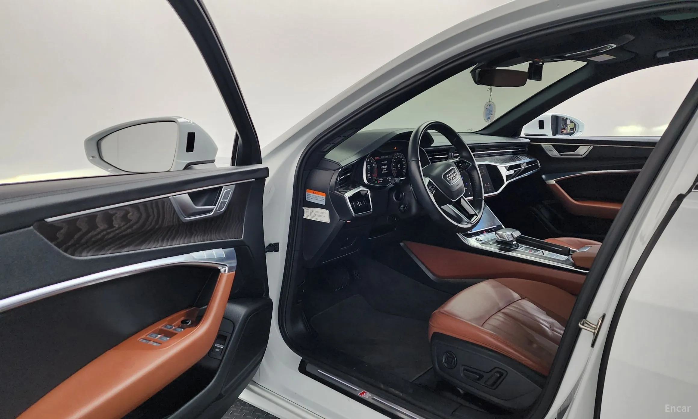 Audi A6 (C8) превью 10