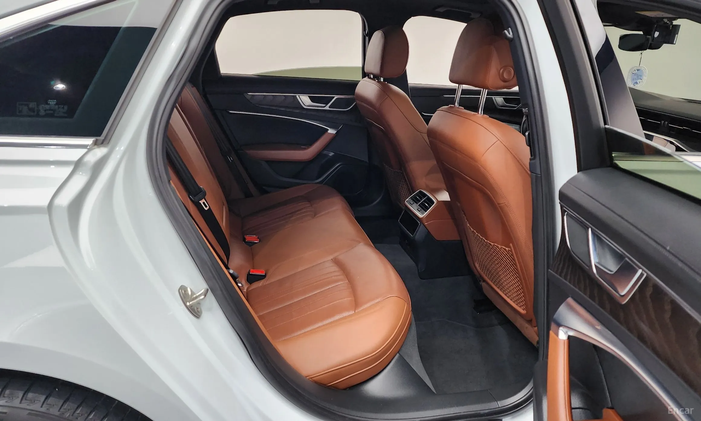Audi A6 (C8) превью 12