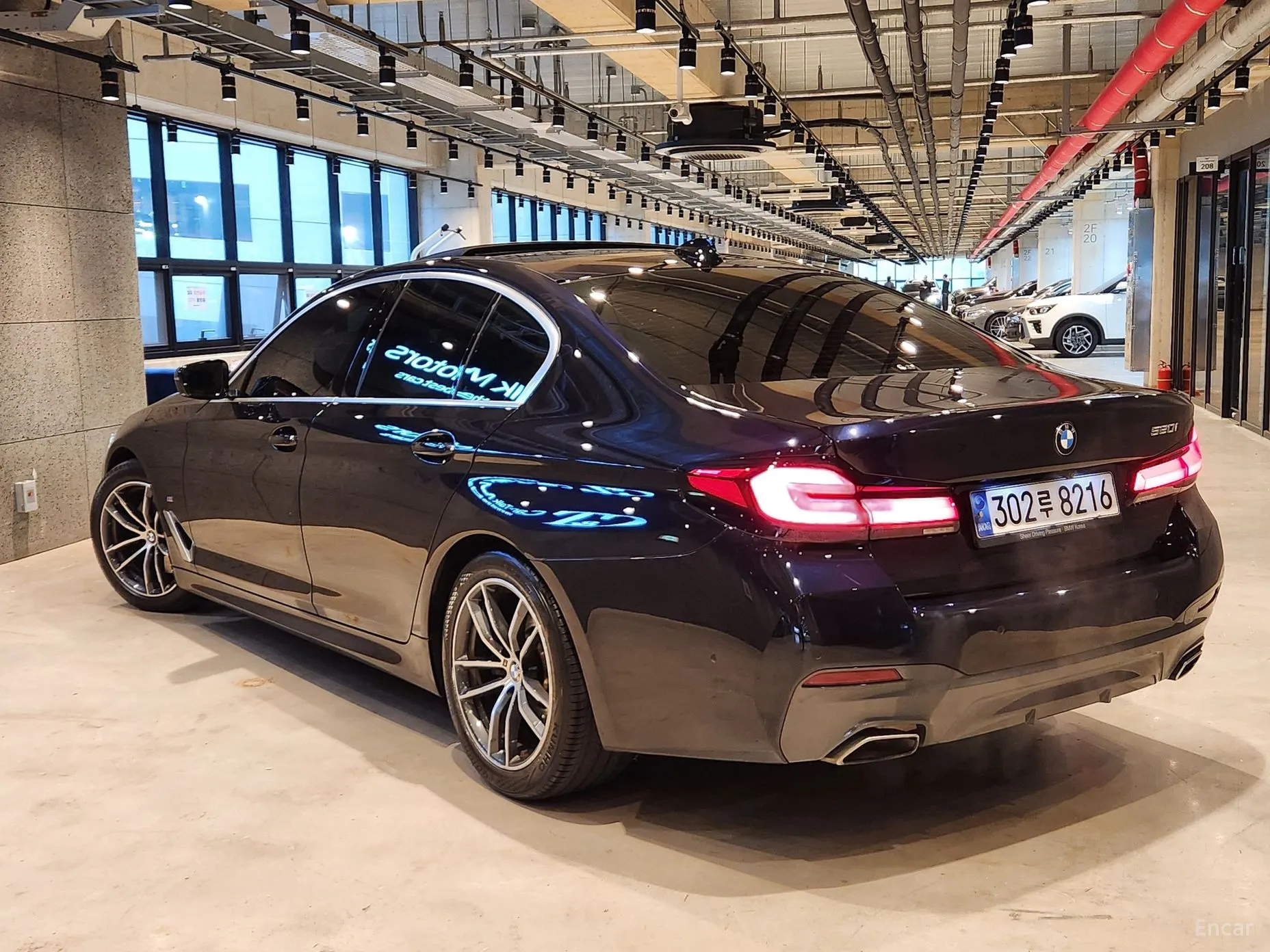 BMW 5 Series (G30) превью 2