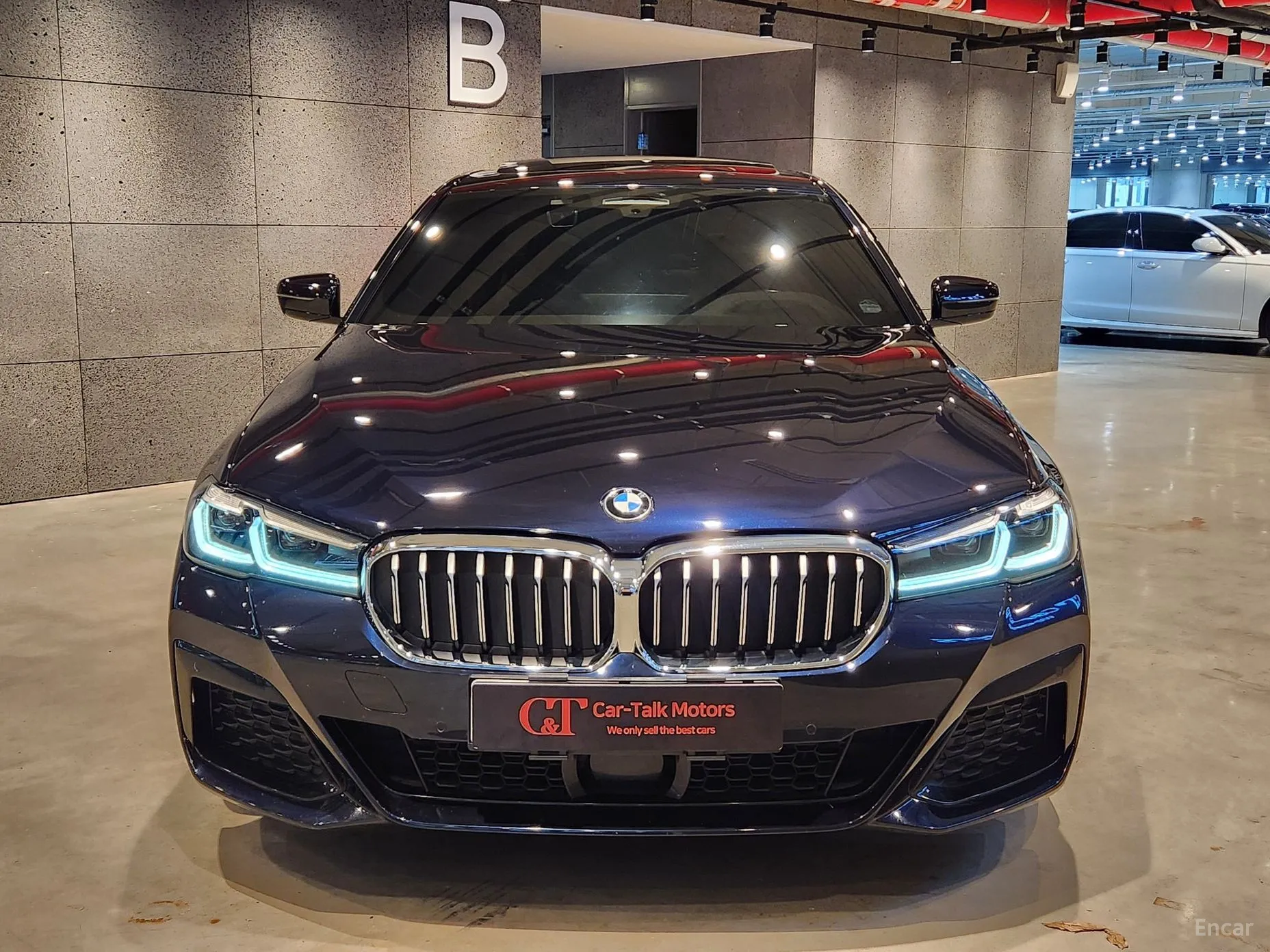 BMW 5 Series (G30) превью 3