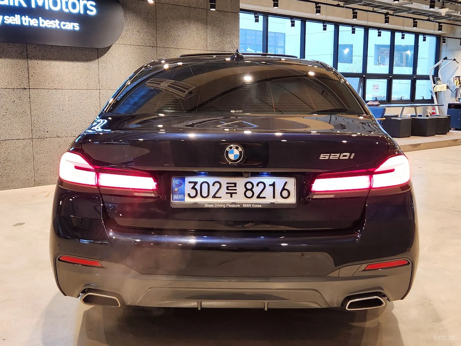BMW 5 Series (G30) превью 4