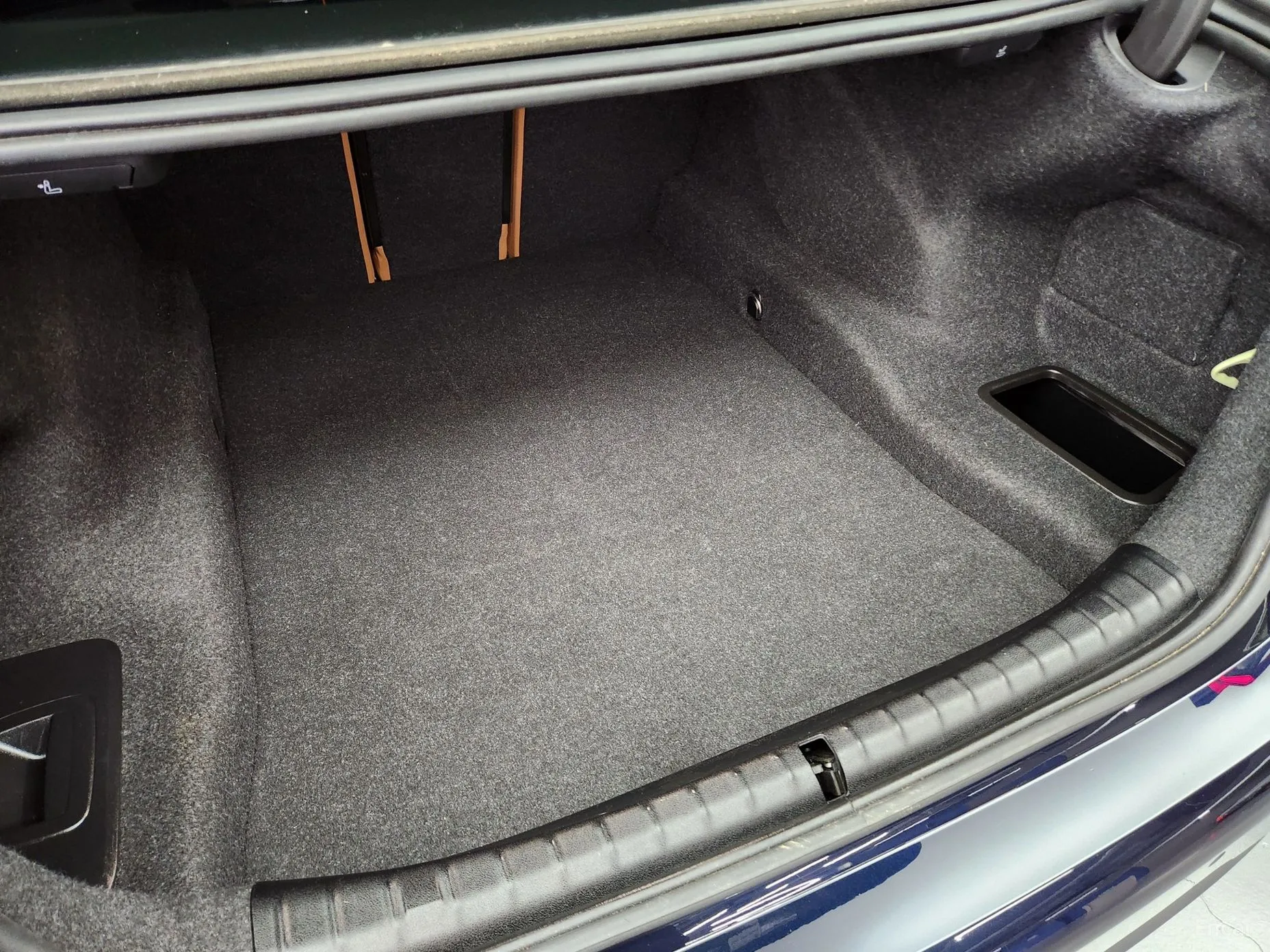 BMW 5 Series (G30) превью 5