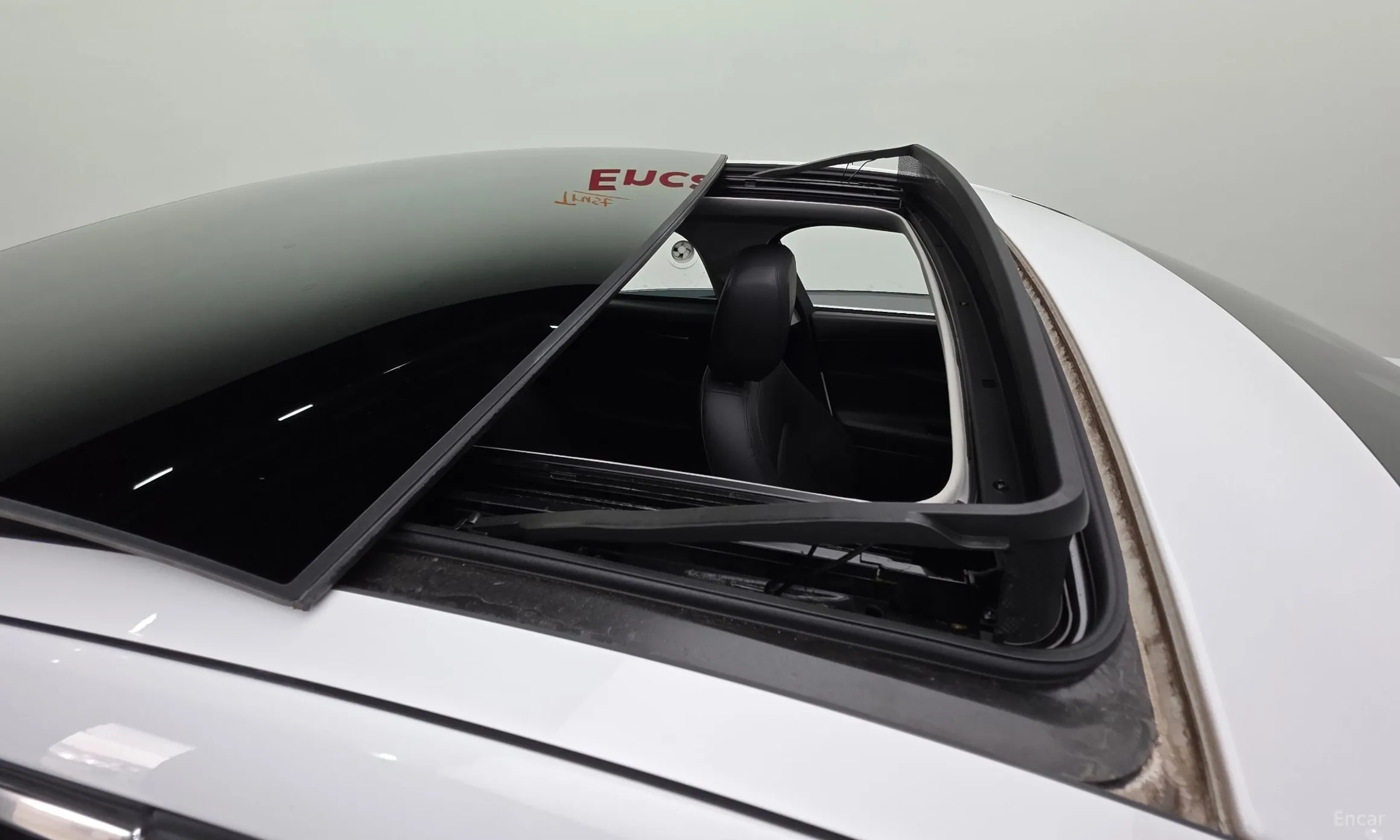 Jaguar XE превью 11