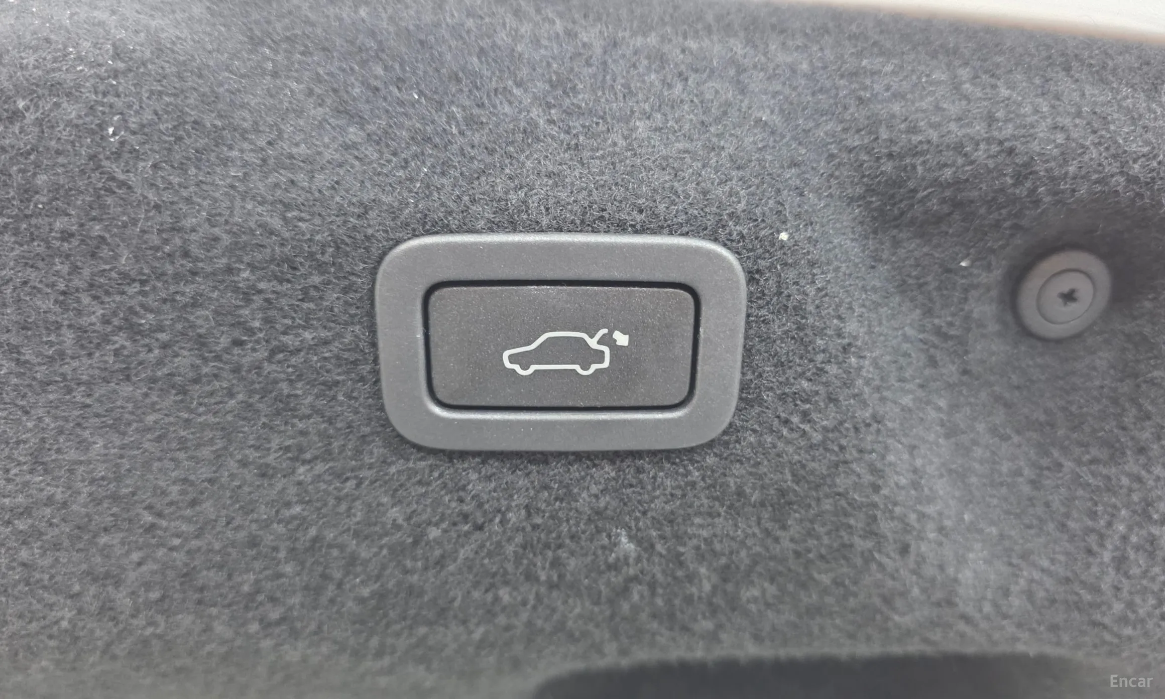 Jaguar XE превью 20