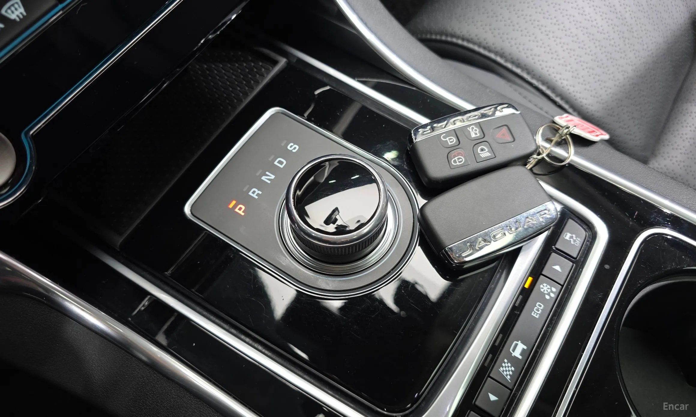 Jaguar XE превью 9