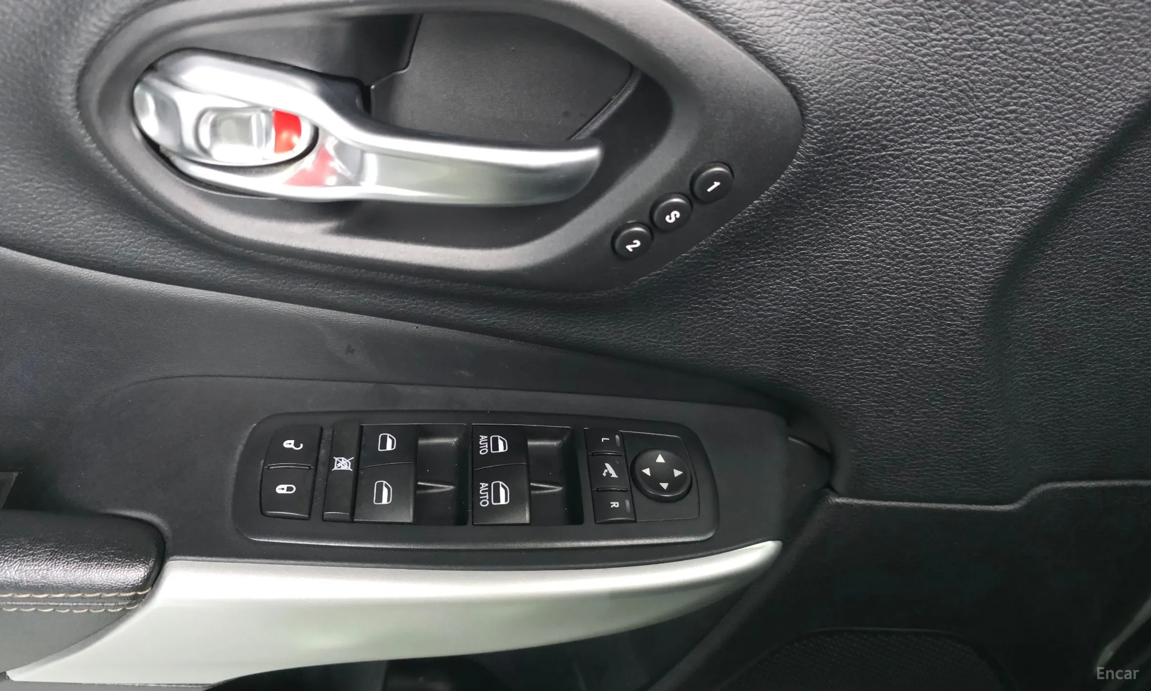 Jeep Cherokee (KL) превью 17