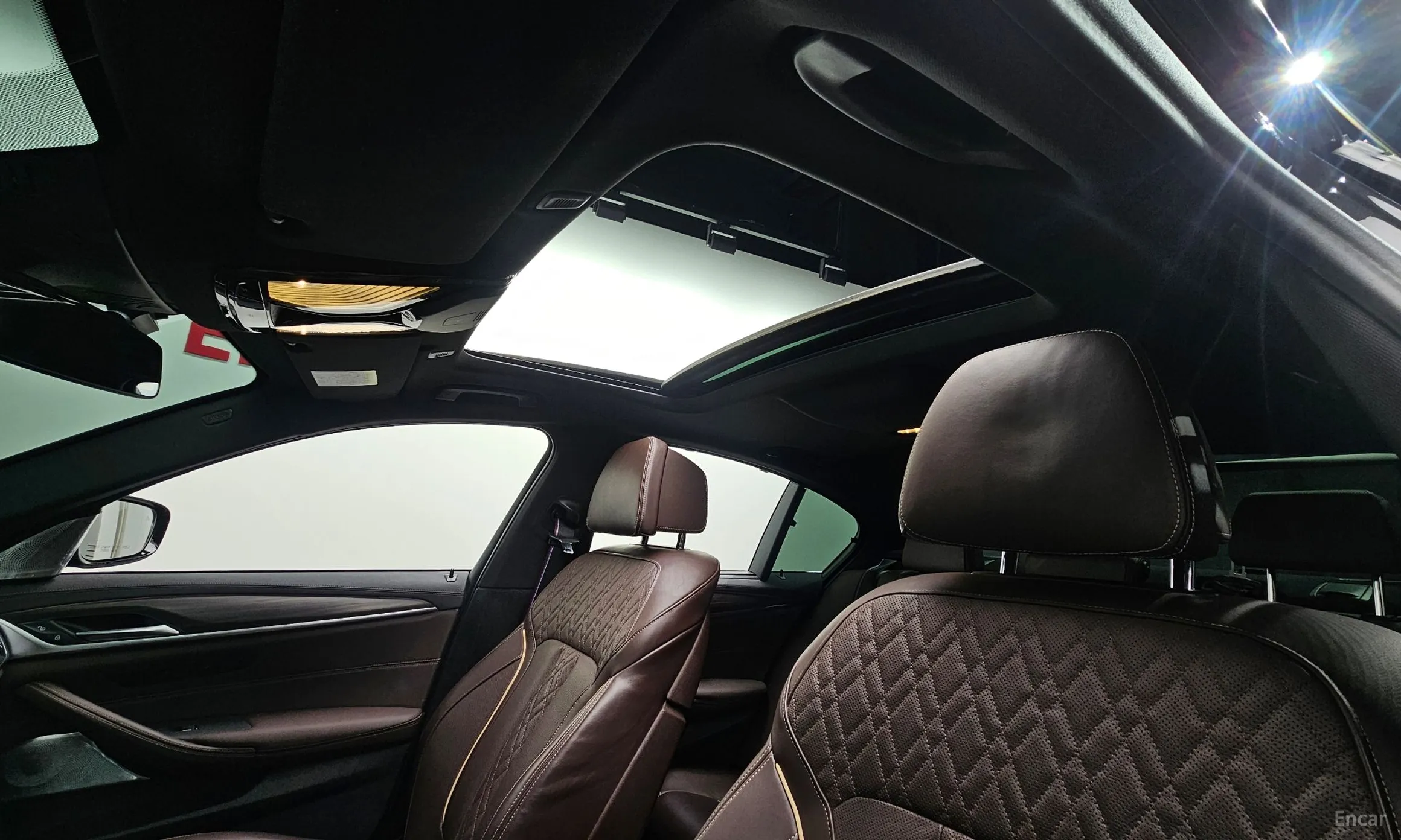 BMW 5 Series (G30) превью 17