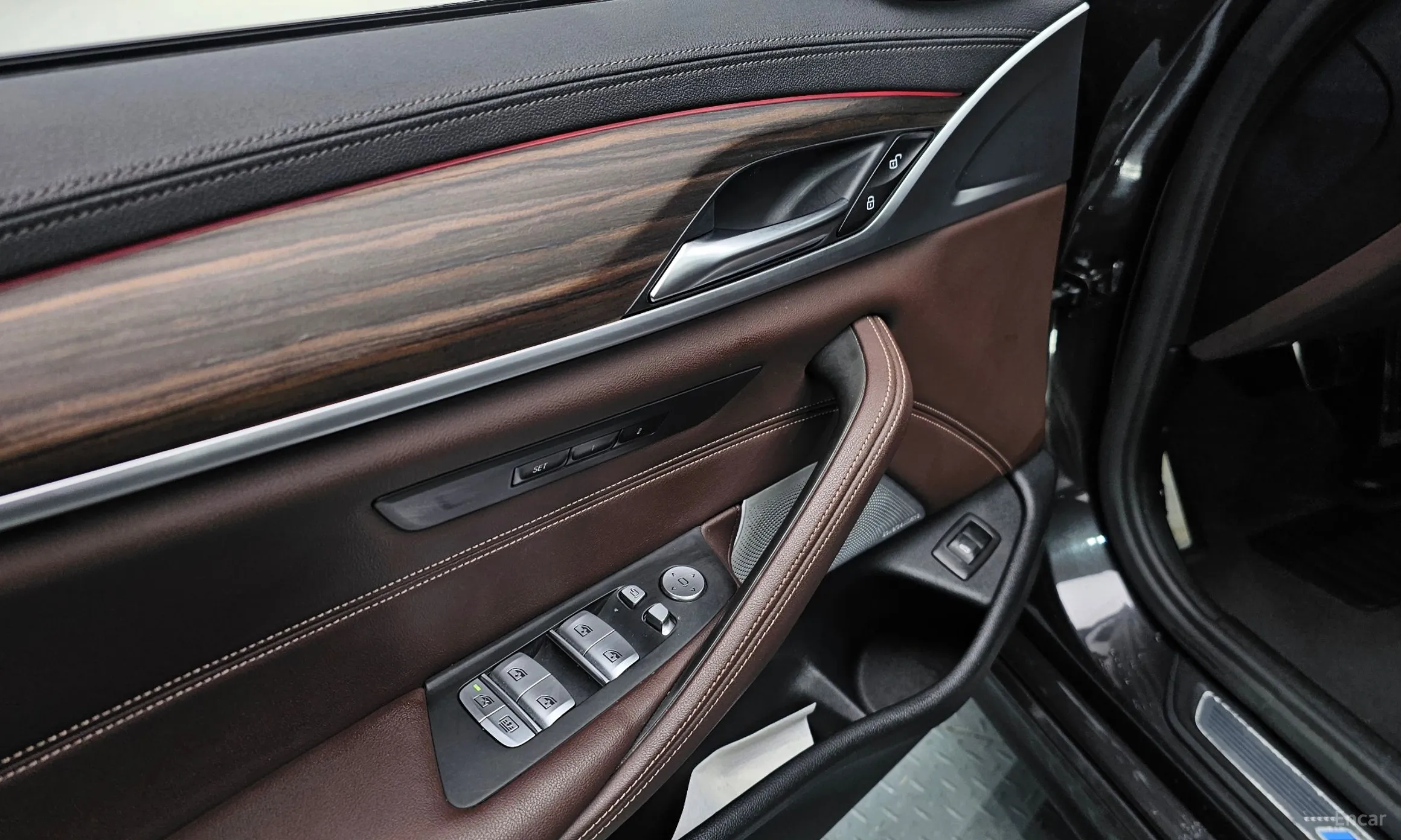 BMW 5 Series (G30) превью 18
