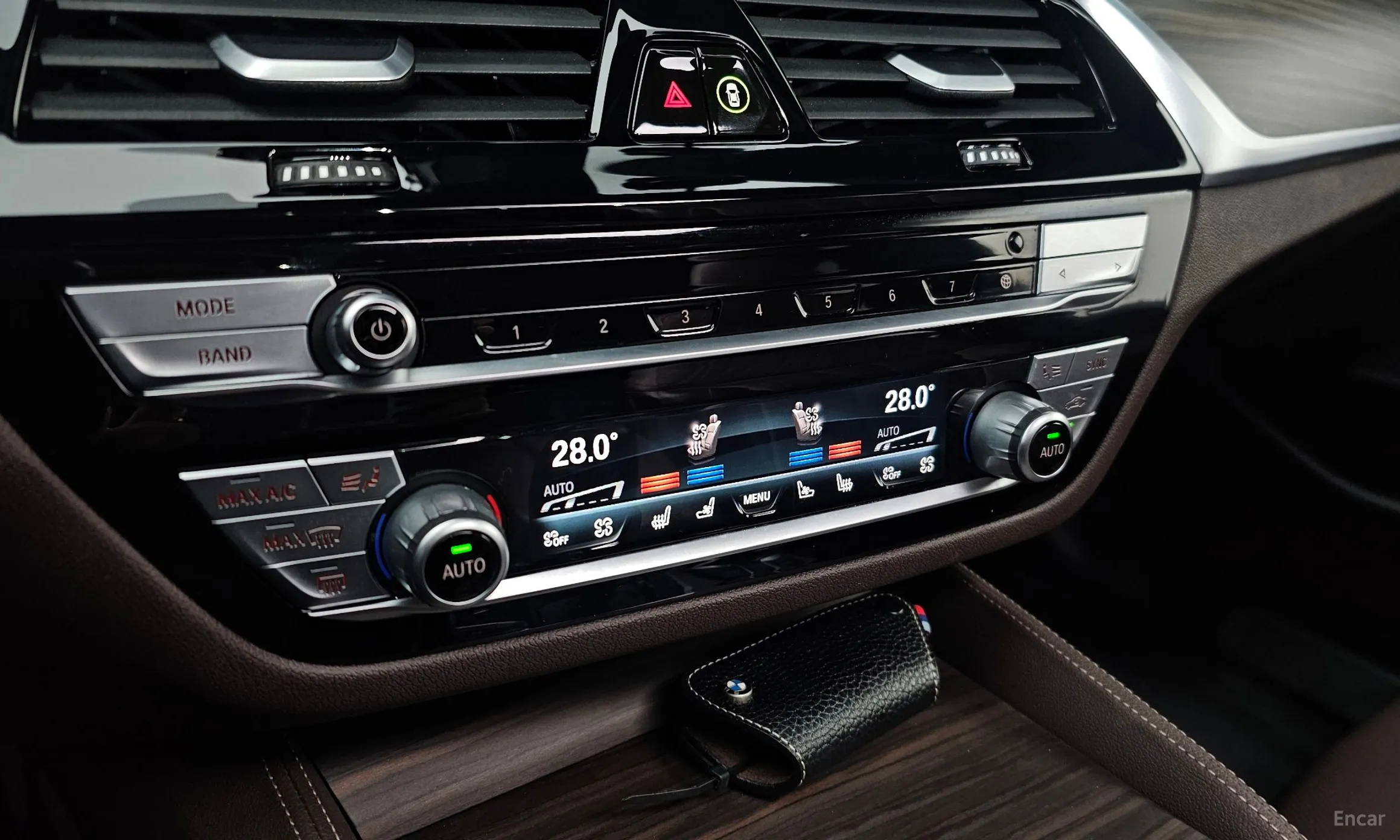 BMW 5 Series (G30) превью 19