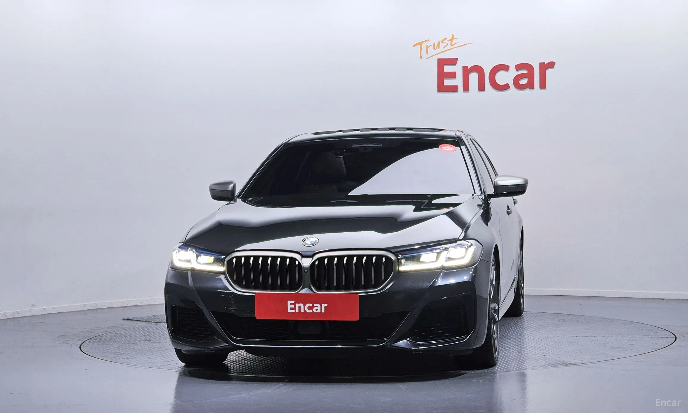 BMW 5 Series (G30) превью 3