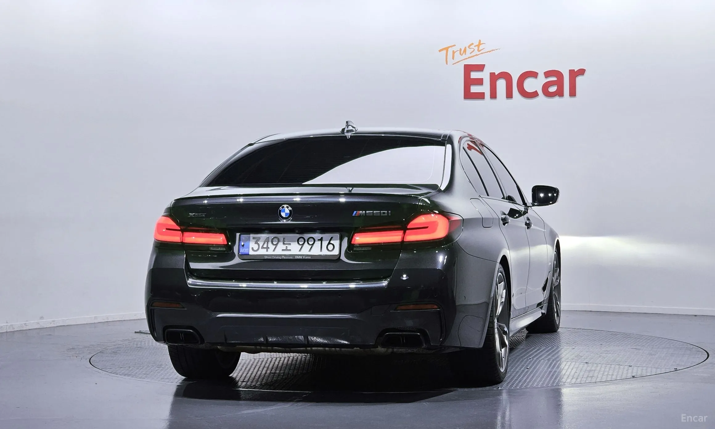 BMW 5 Series (G30) превью 4