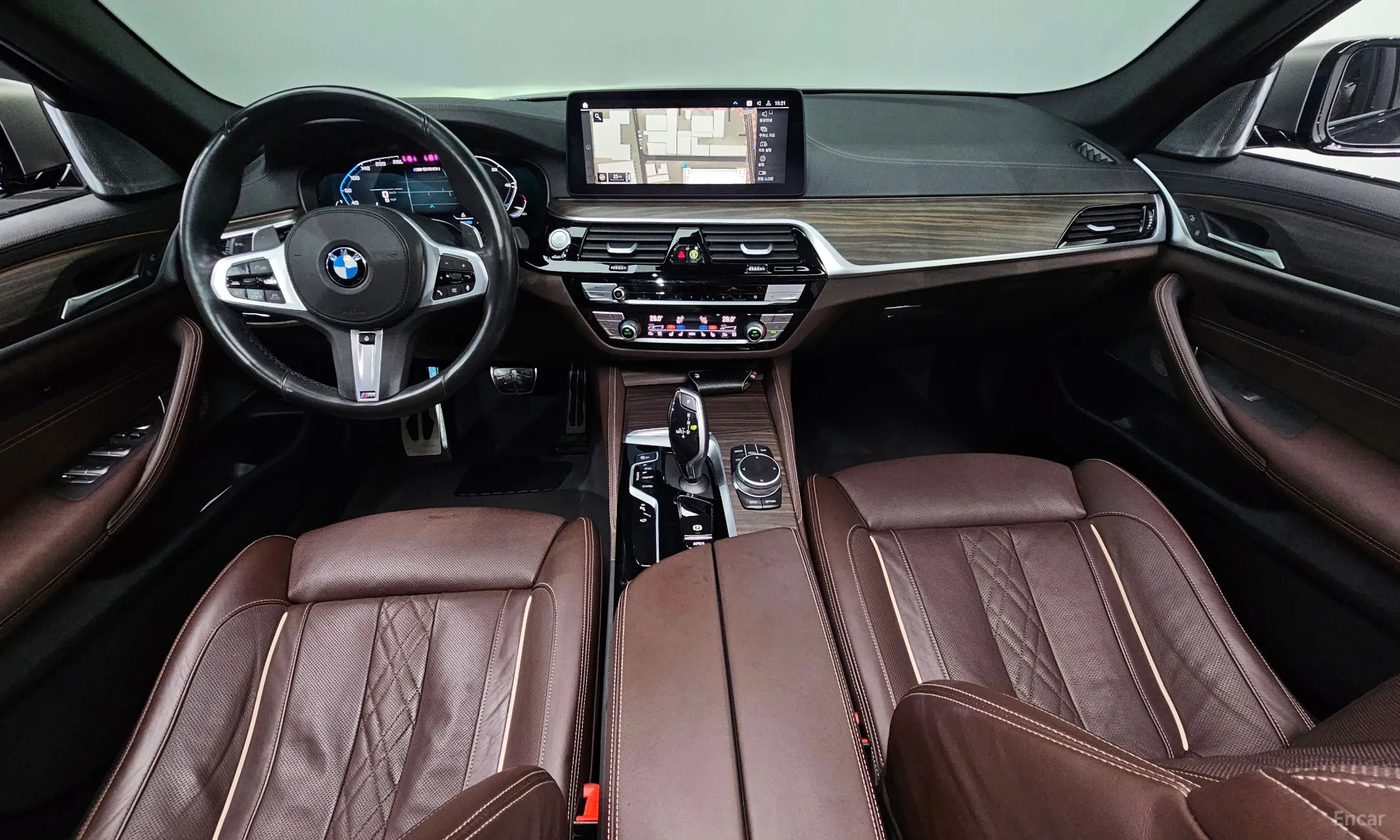 BMW 5 Series (G30) превью 7
