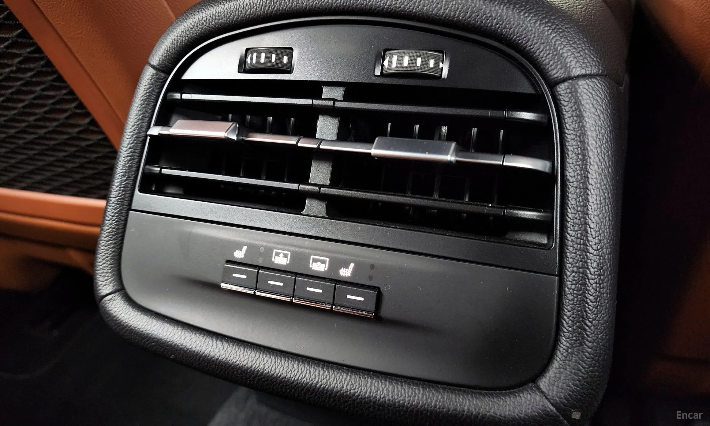Maserati Ghibli превью 19