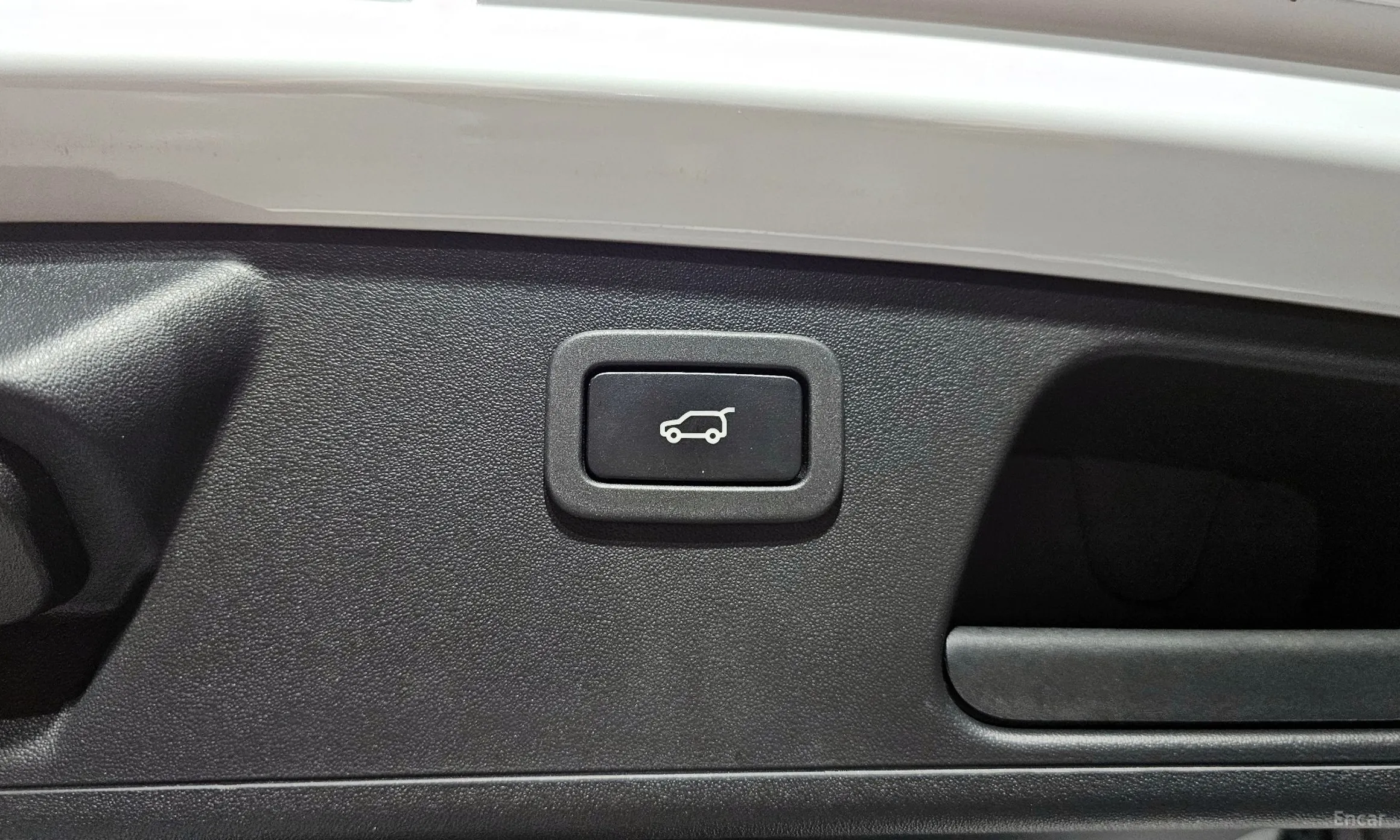 Jaguar E-PACE превью 19
