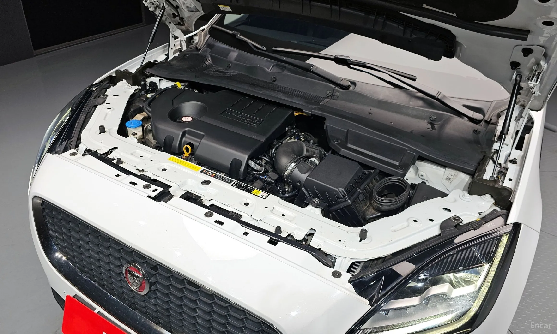 Jaguar E-PACE превью 6