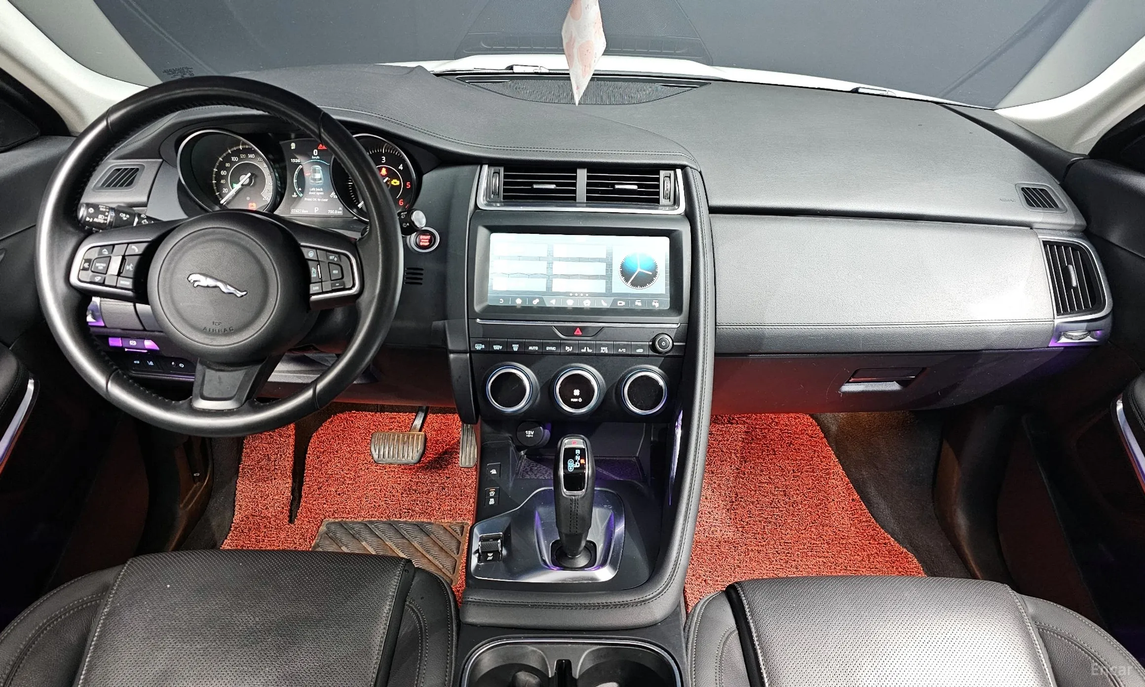 Jaguar E-PACE превью 7