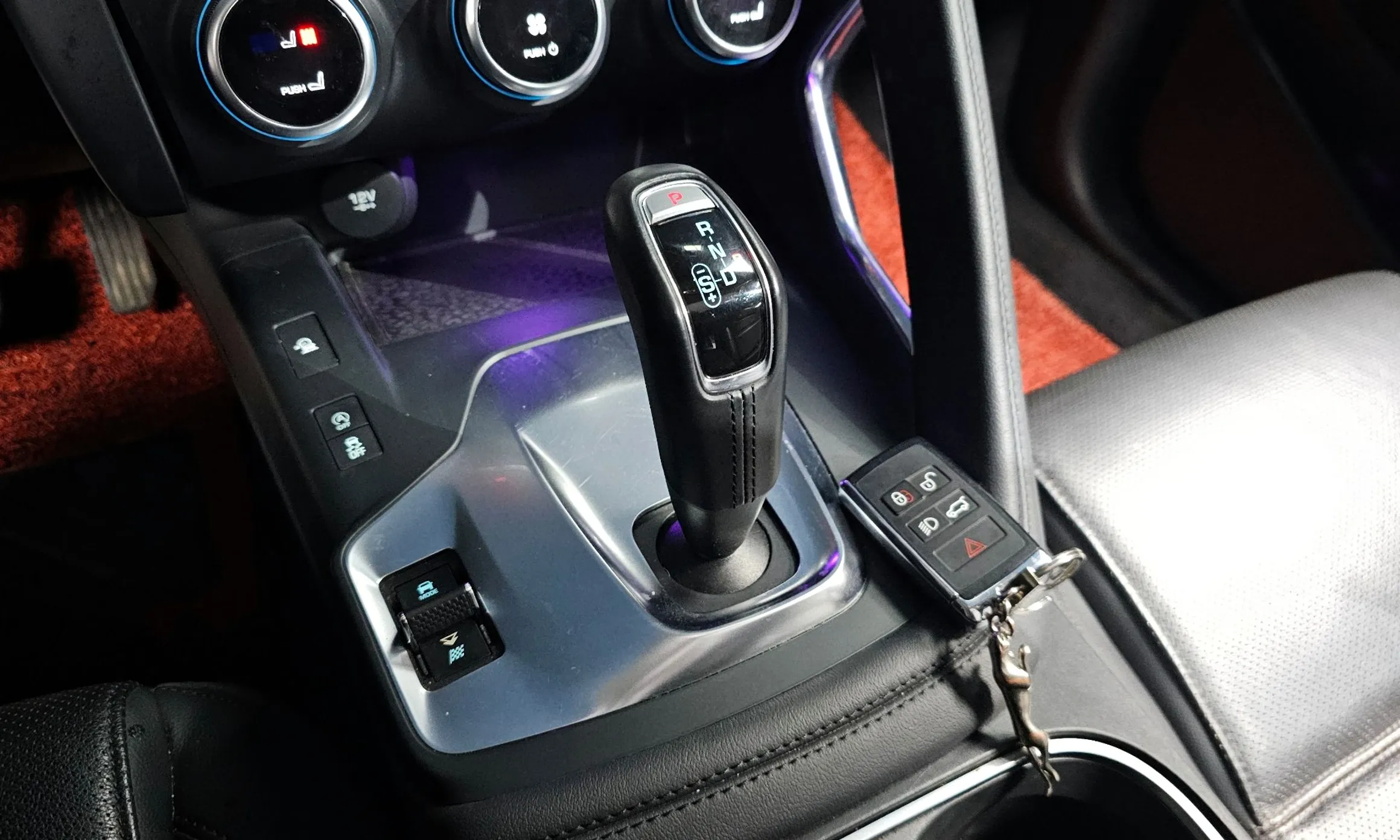 Jaguar E-PACE превью 9