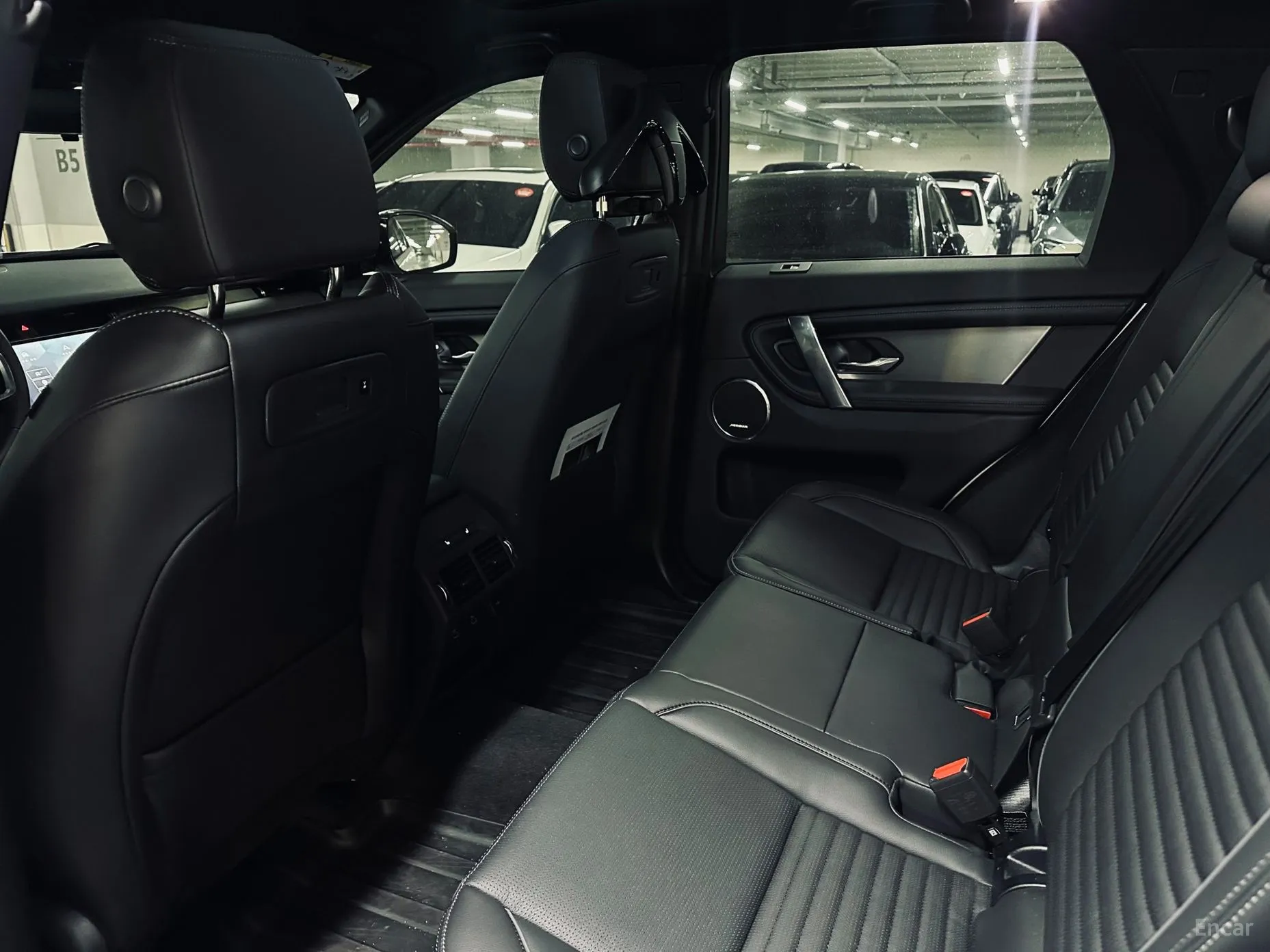 Land Rover Discovery Sports превью 16