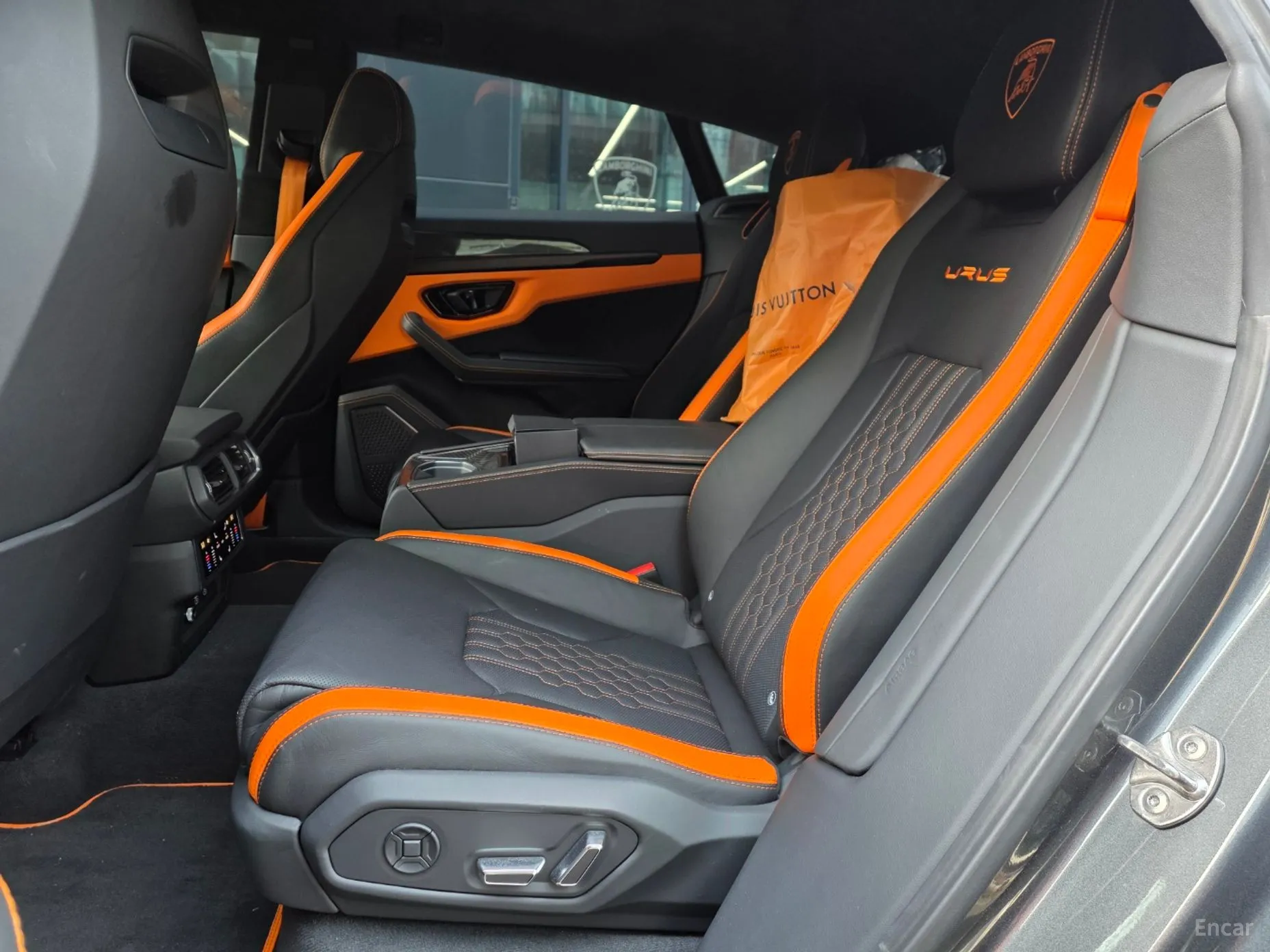 Lamborghini Urus превью 11