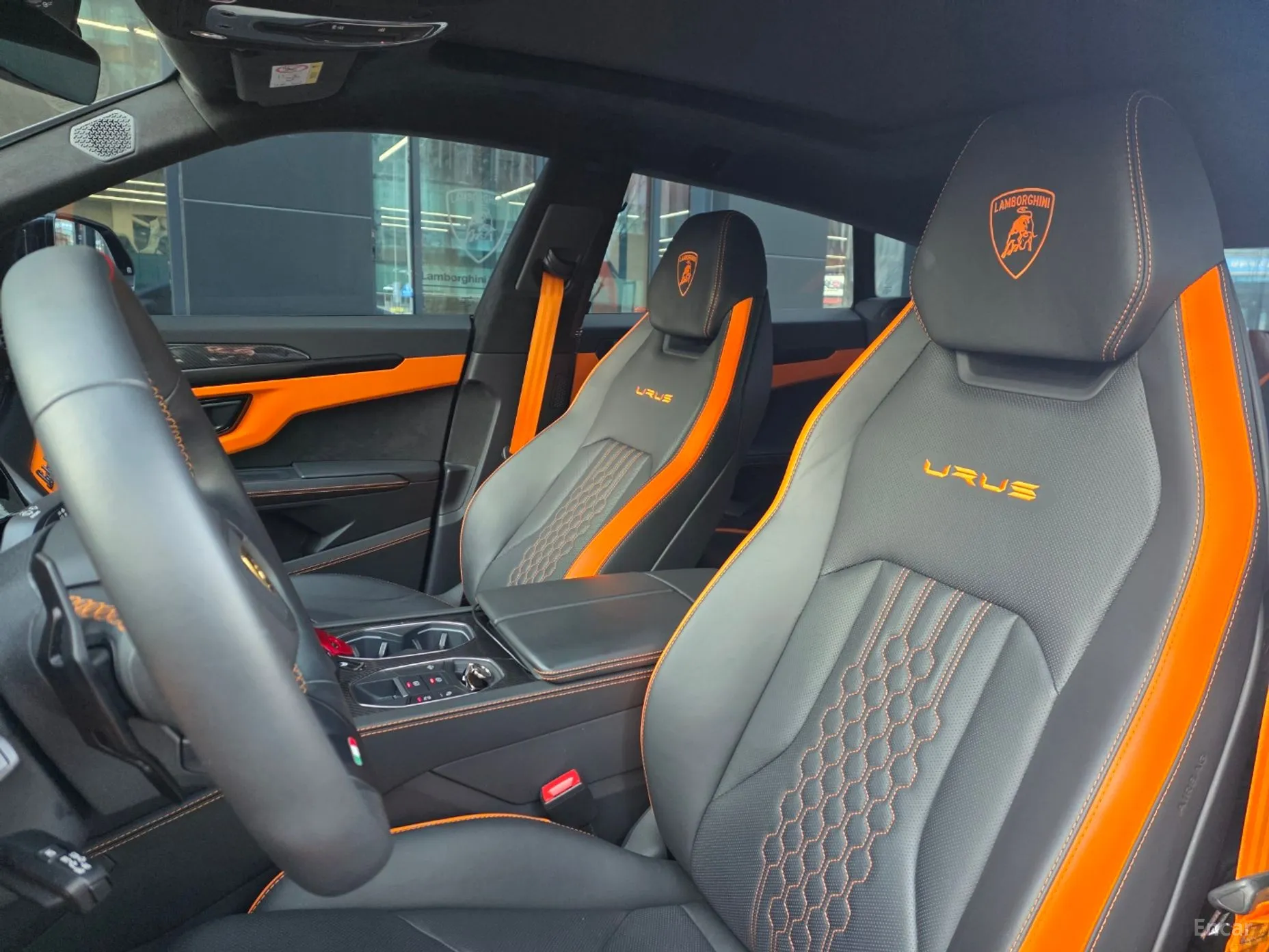 Lamborghini Urus превью 14