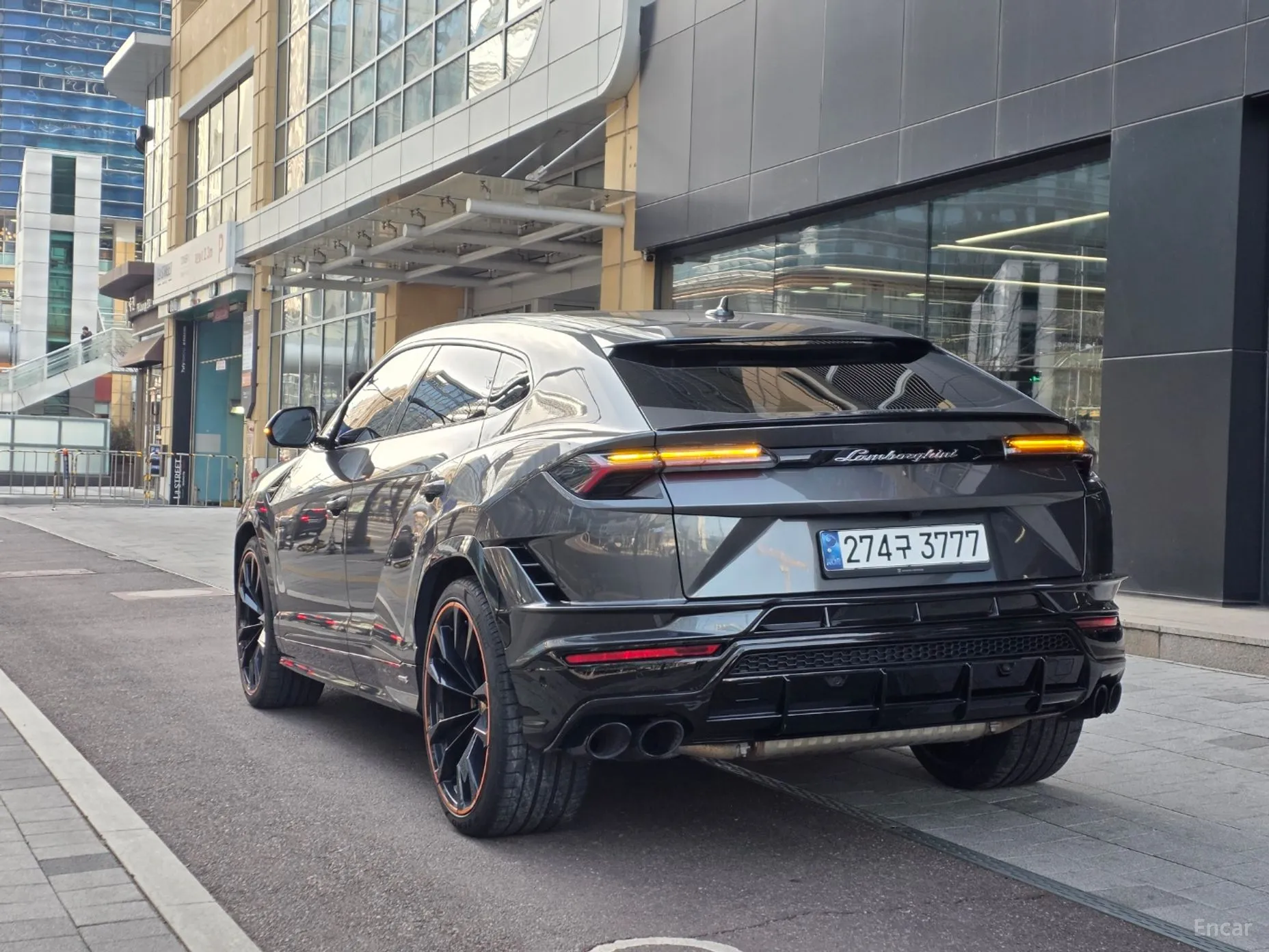 Lamborghini Urus превью 4