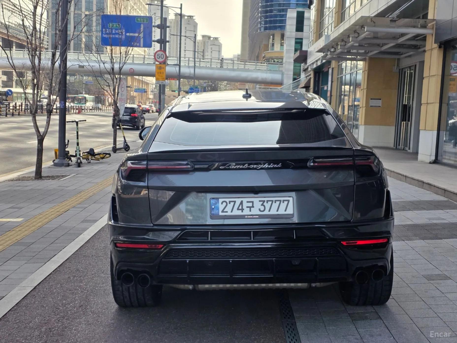 Lamborghini Urus превью 5